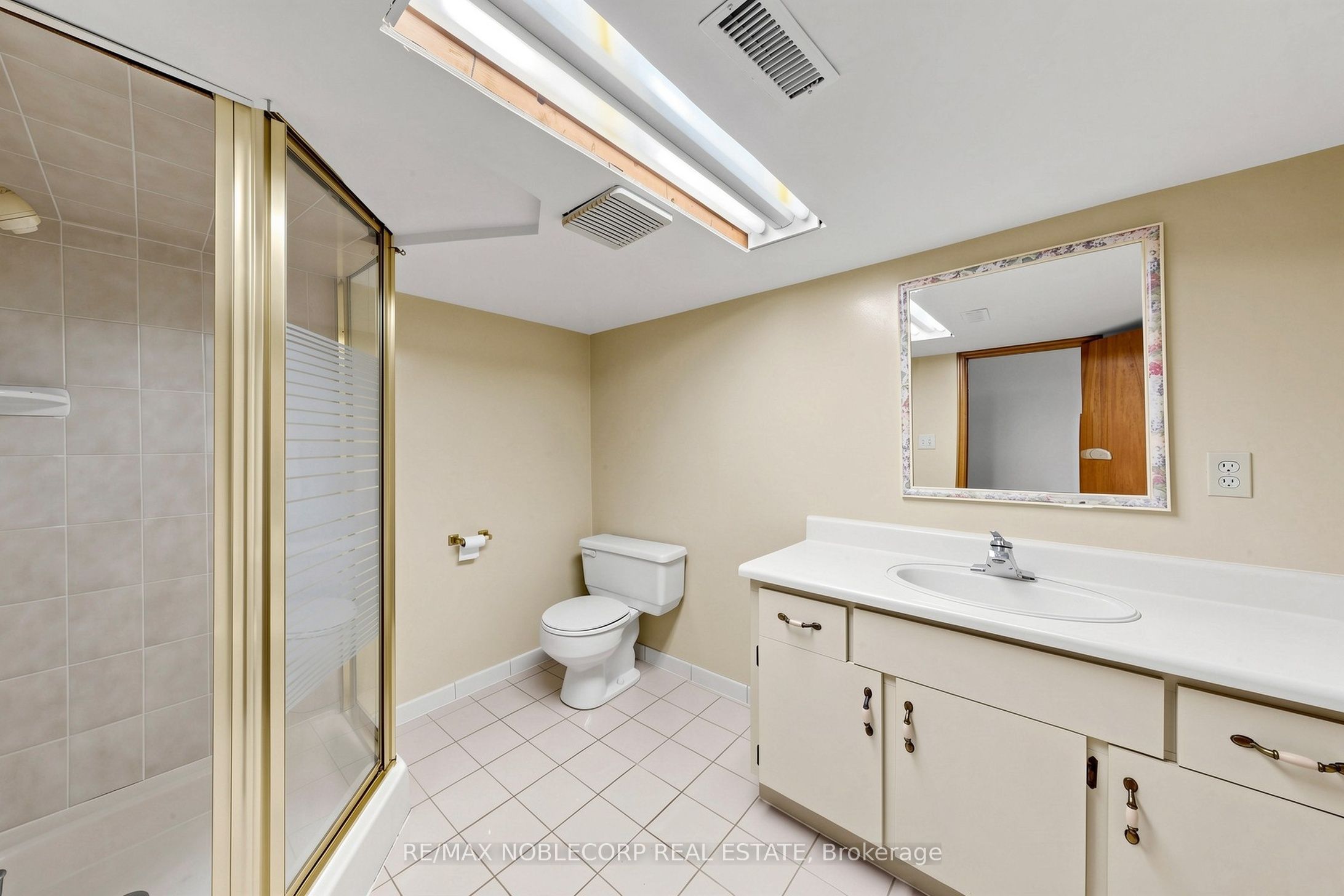 162 Venetian Crescent Property Photo 43