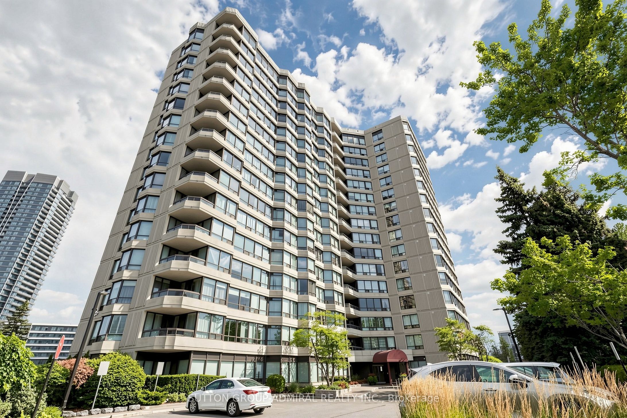 7460 Bathurst Street 806 Property Photo 1