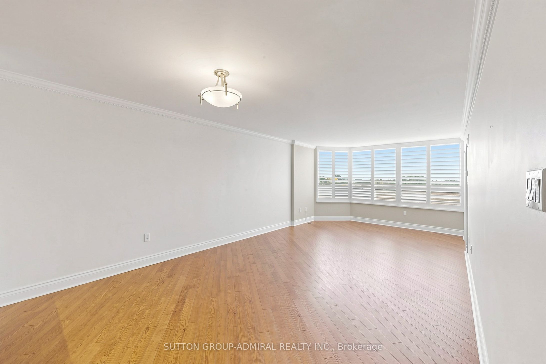 7460 Bathurst Street 806 Property Photo 6