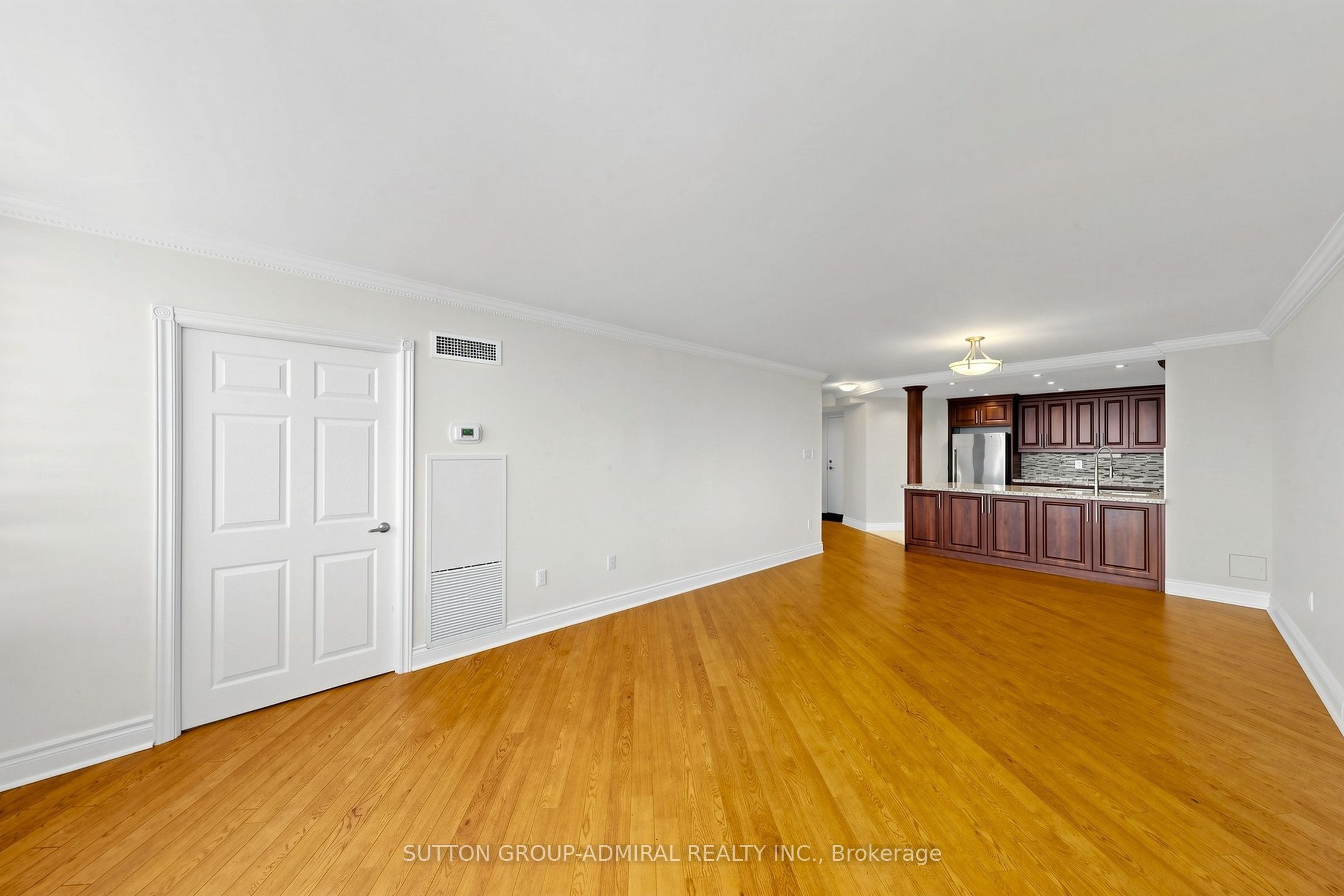 7460 Bathurst Street 806 Property Photo 8