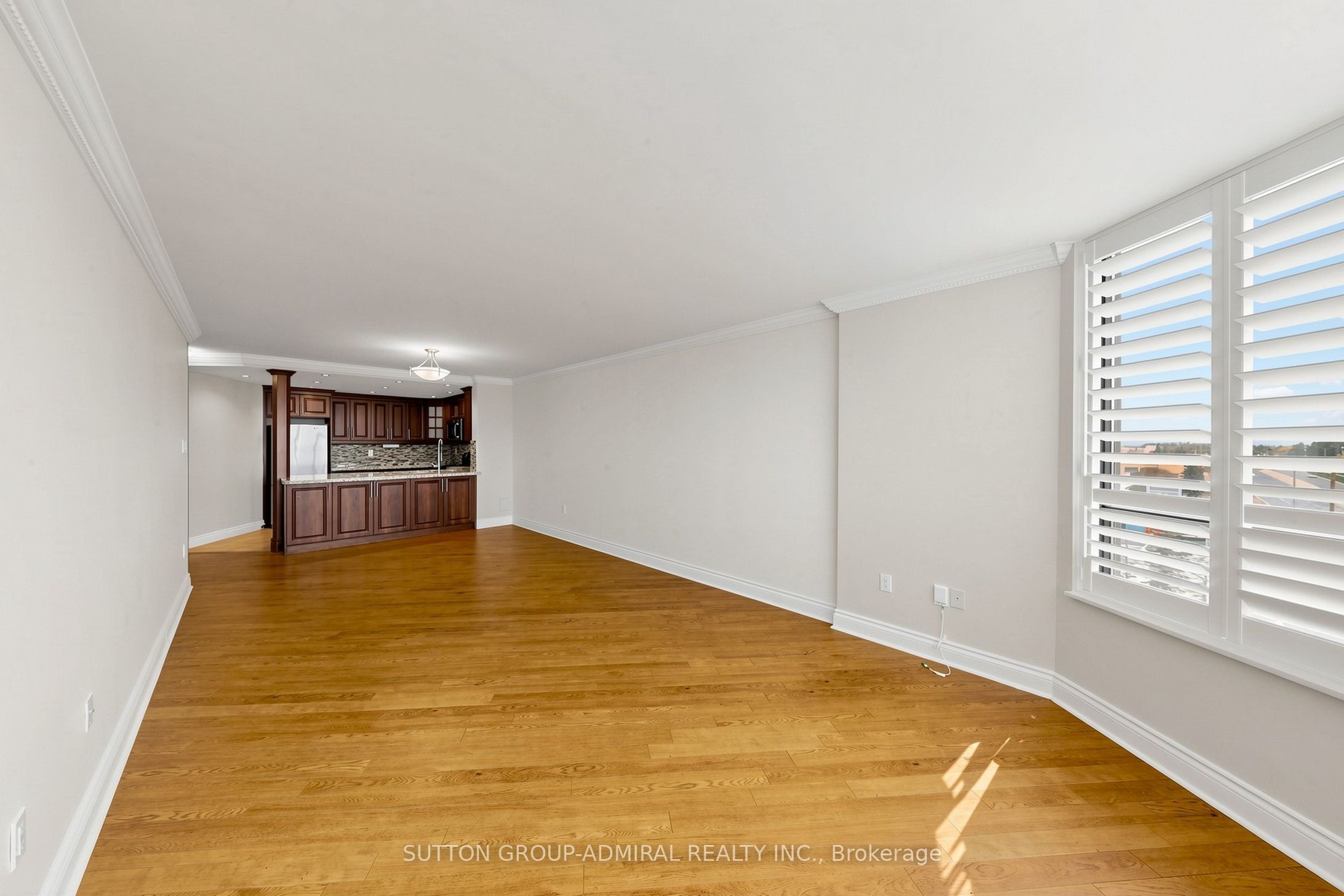 7460 Bathurst Street 806 Property Photo 9