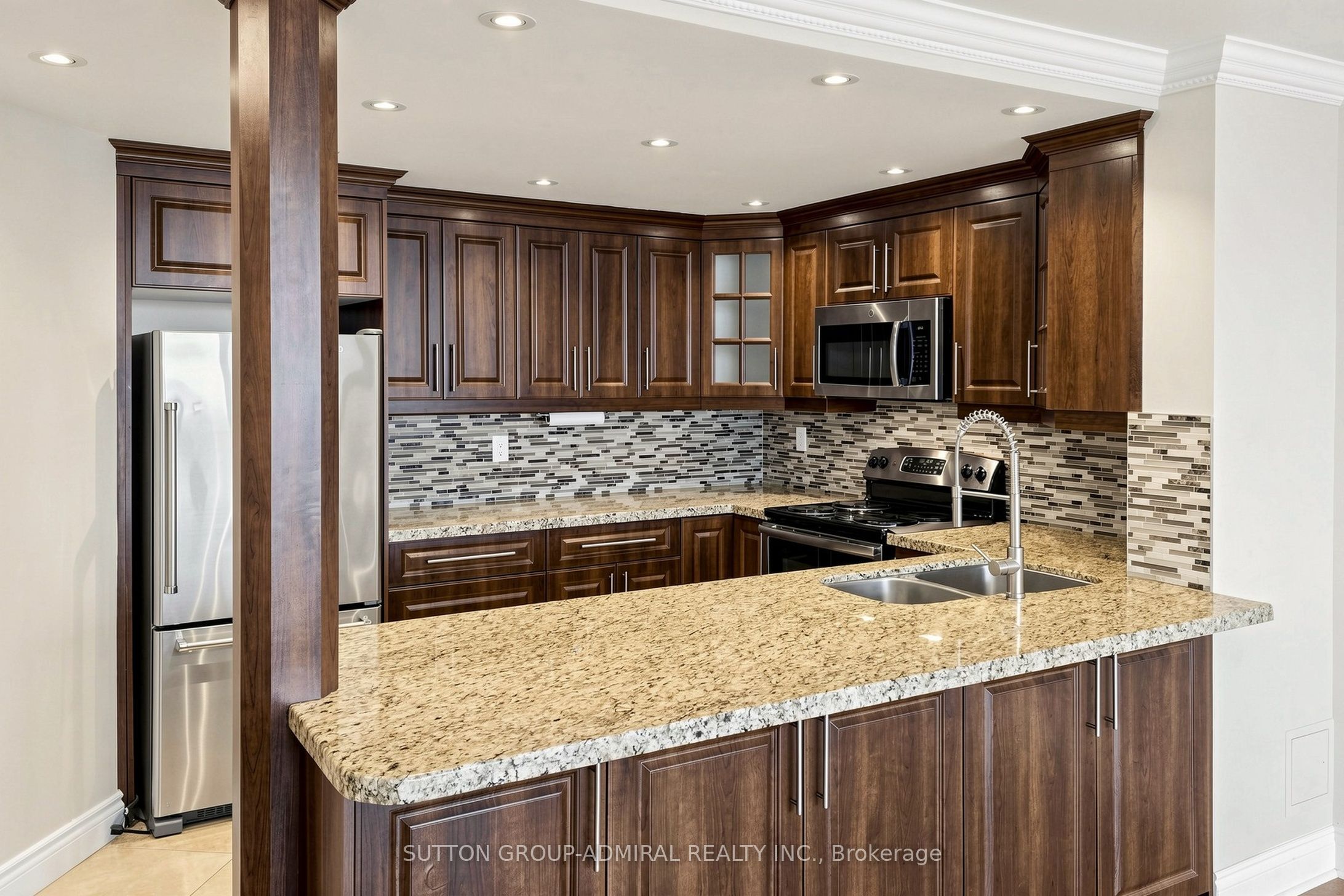 7460 Bathurst Street 806 Property Photo 14