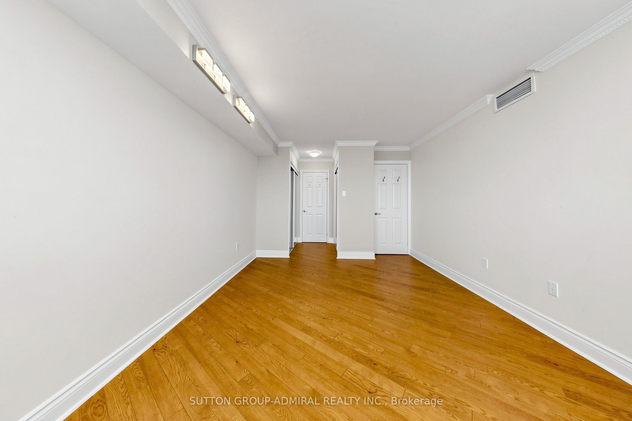7460 Bathurst Street 806 Property Photo 18