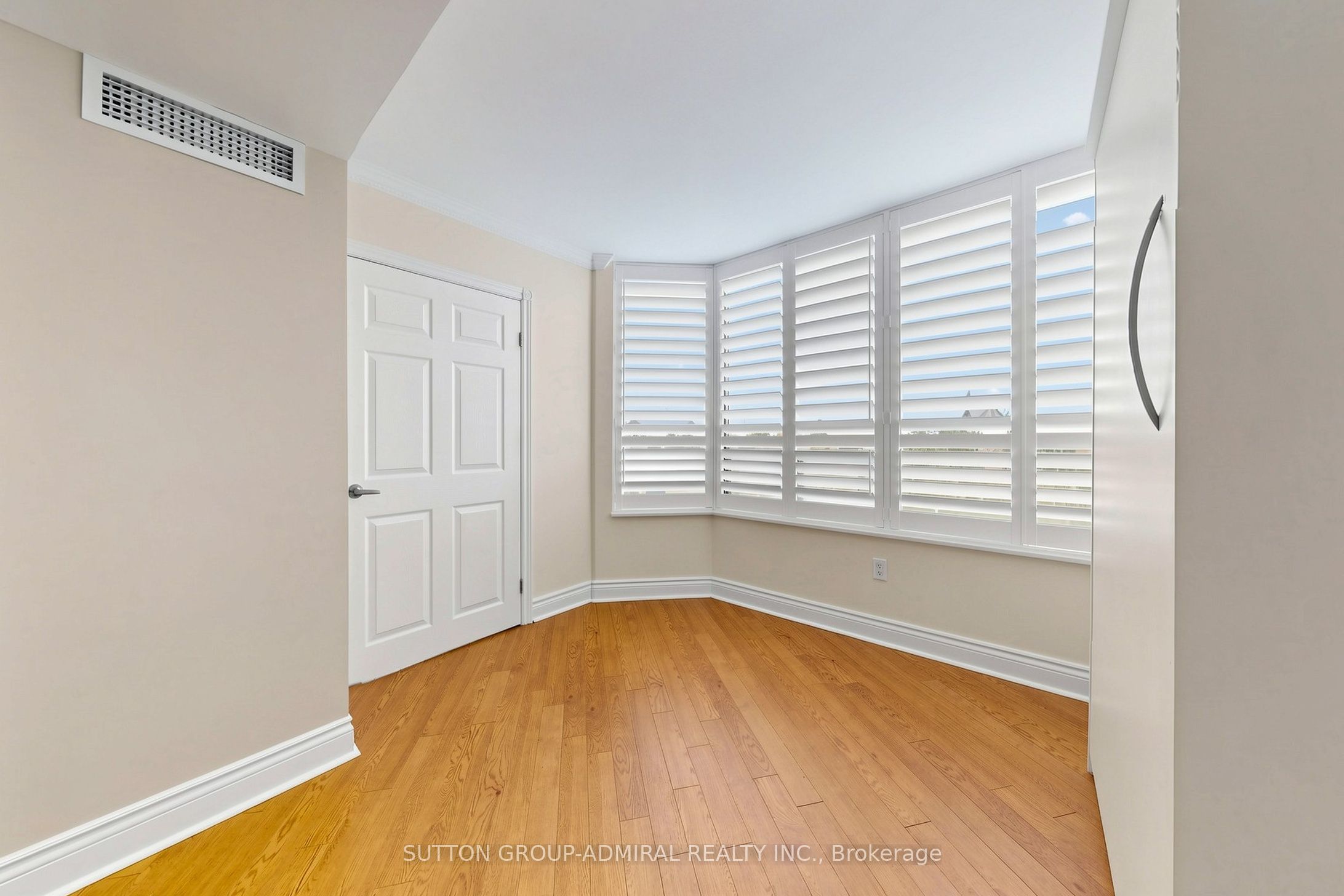 7460 Bathurst Street 806 Property Photo 21