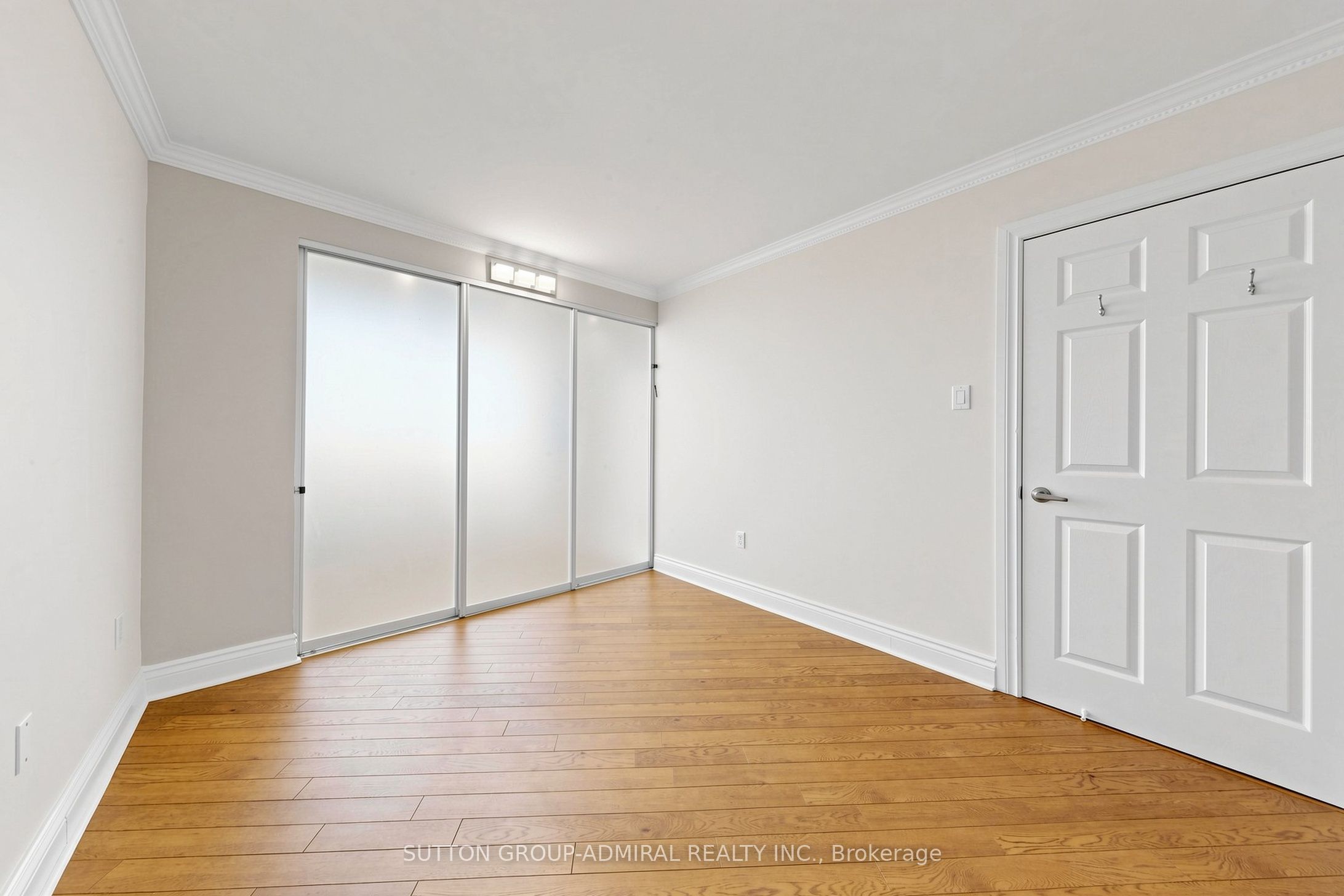 7460 Bathurst Street 806 Property Photo 24