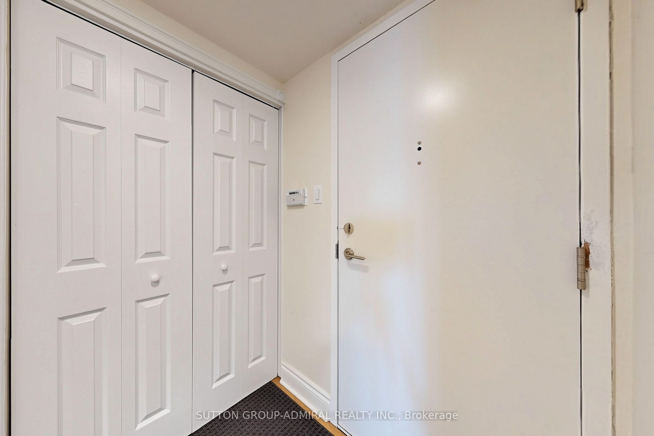 7460 Bathurst Street 806 Property Photo 30
