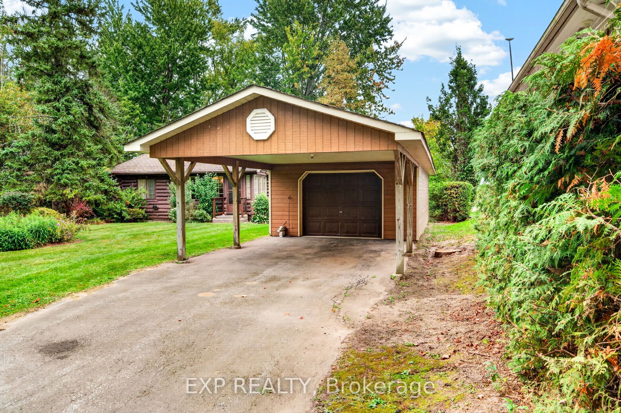 607 Duclos Point Road Property Photo 5
