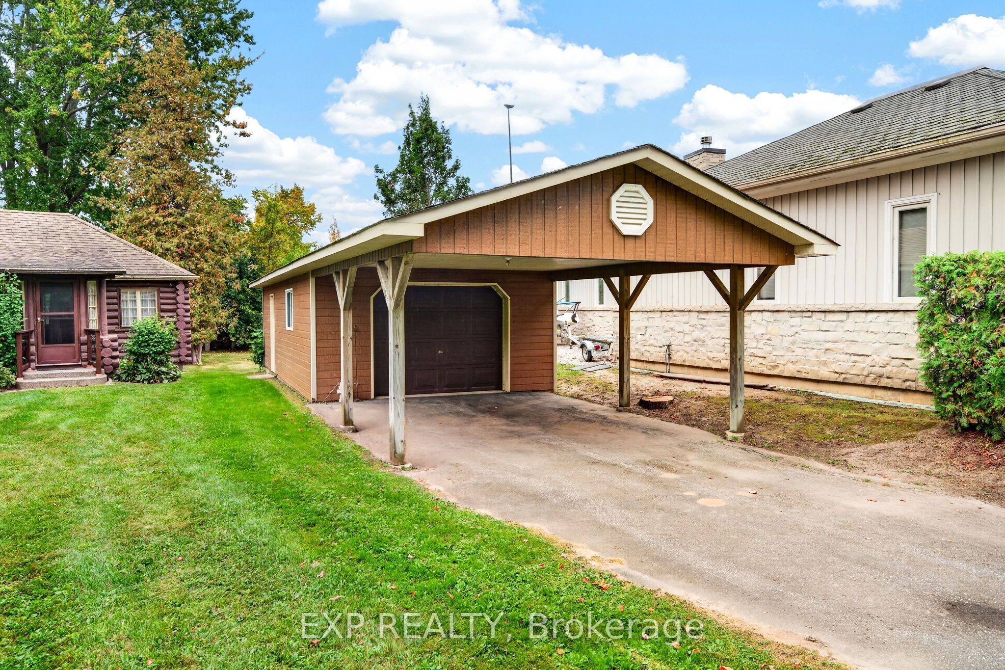 607 Duclos Point Road Property Photo 6
