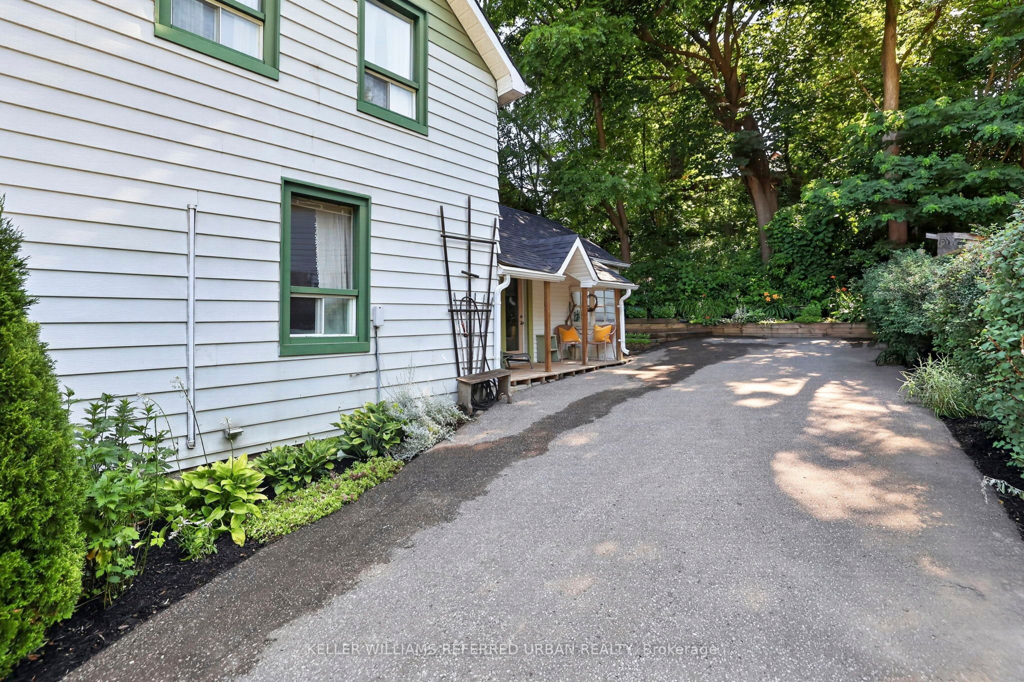 341 Cotter Street Property Photo 30