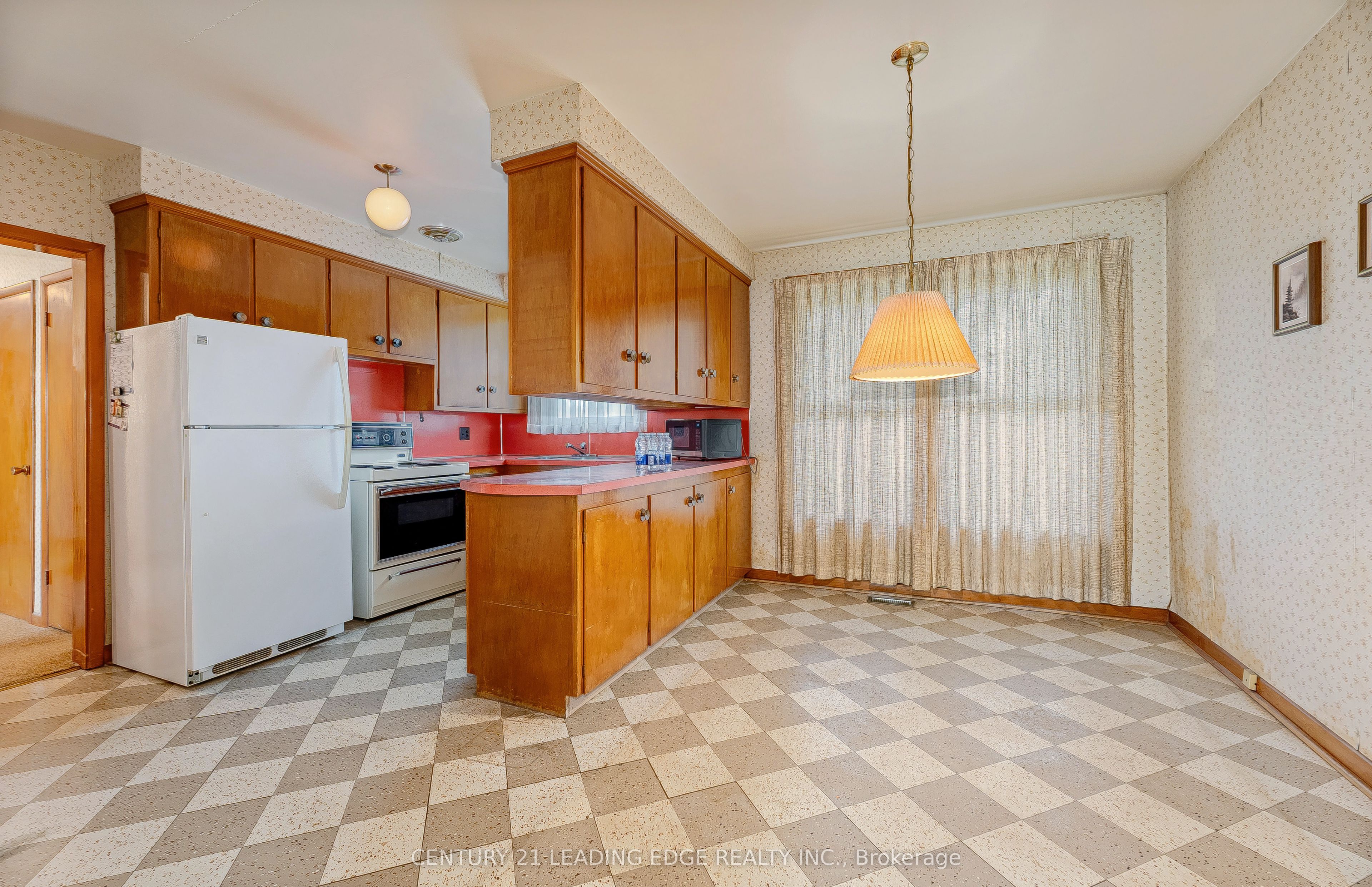 93 Lee Avenue Property Photo 6