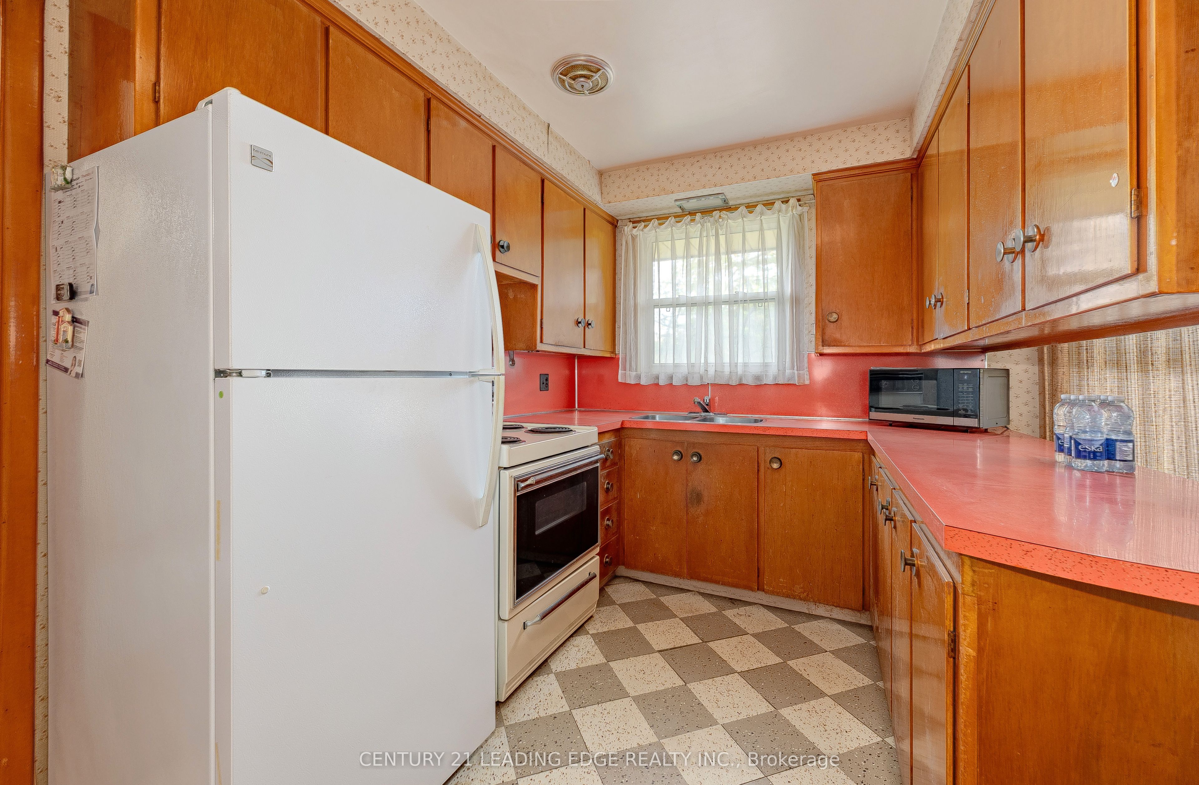 93 Lee Avenue Property Photo 8