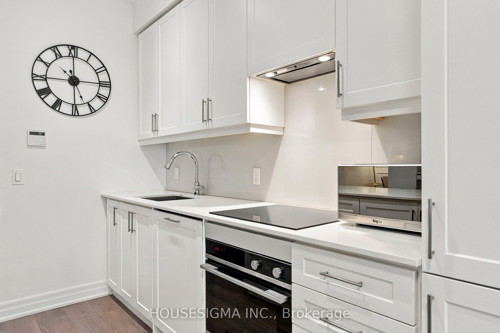 9085 Jane Street 705 Property Photo 7
