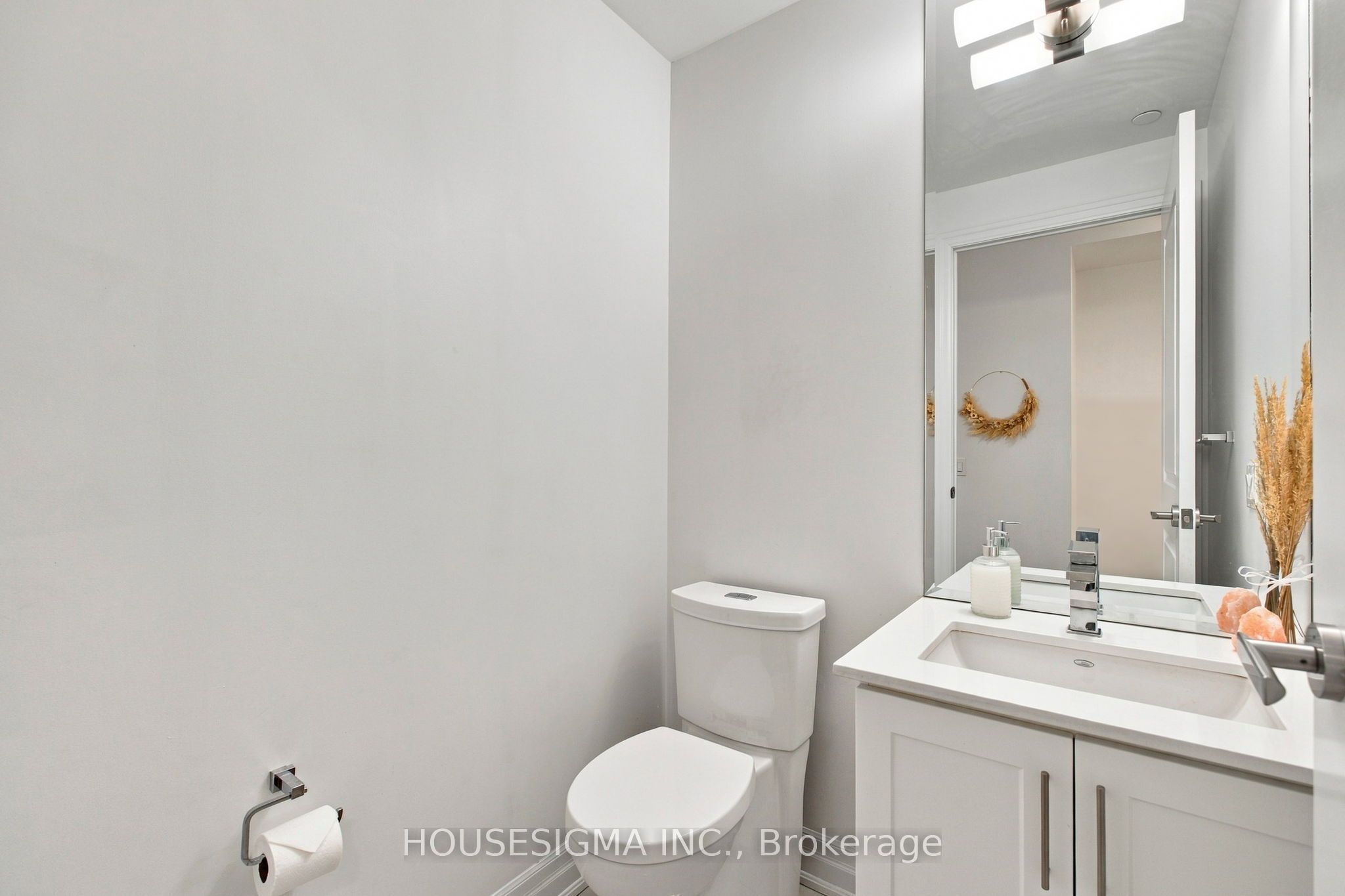 9085 Jane Street 705 Property Photo 12