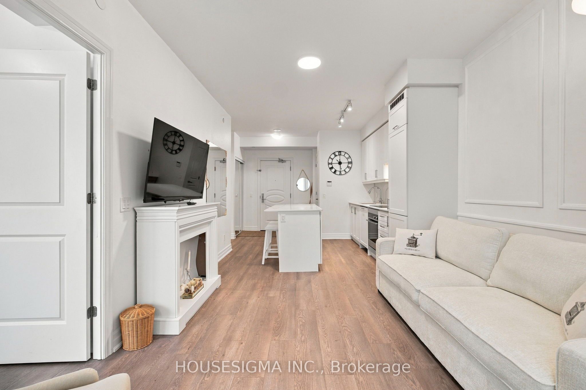 9085 Jane Street 705 Property Photo 13