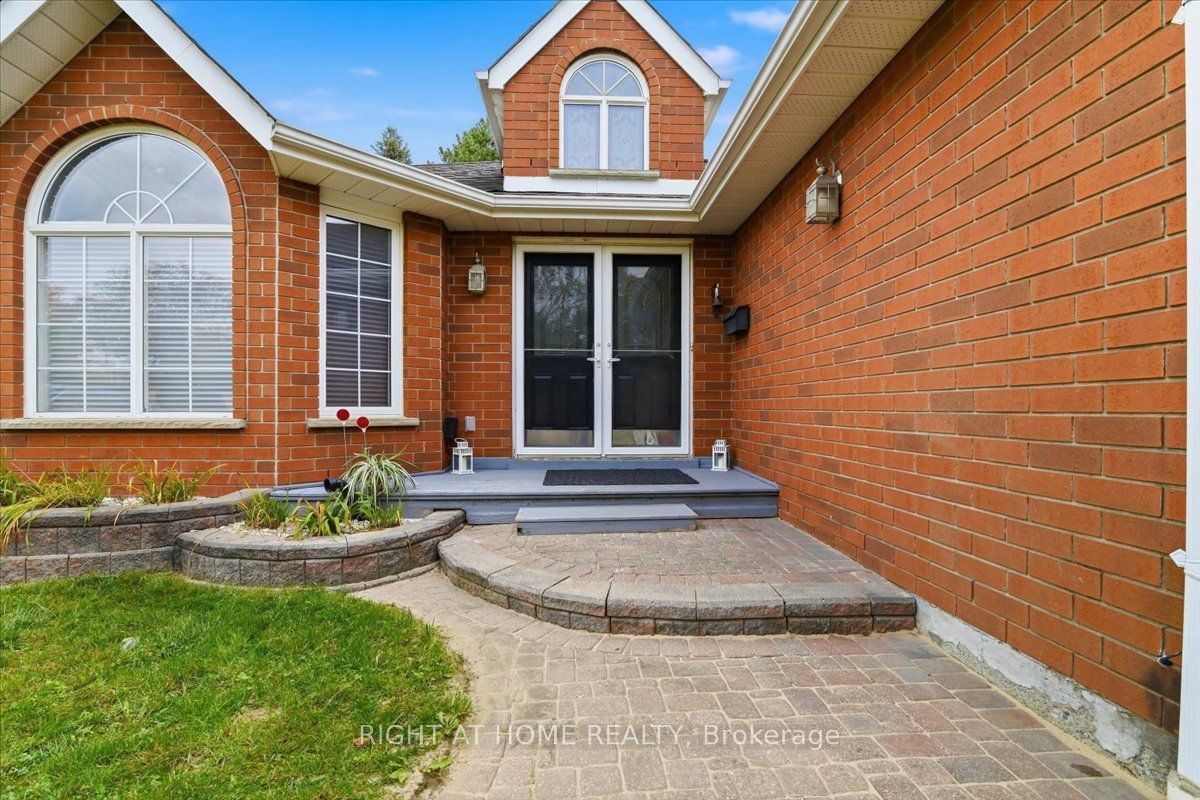 5 St John's Court Property Photo 3