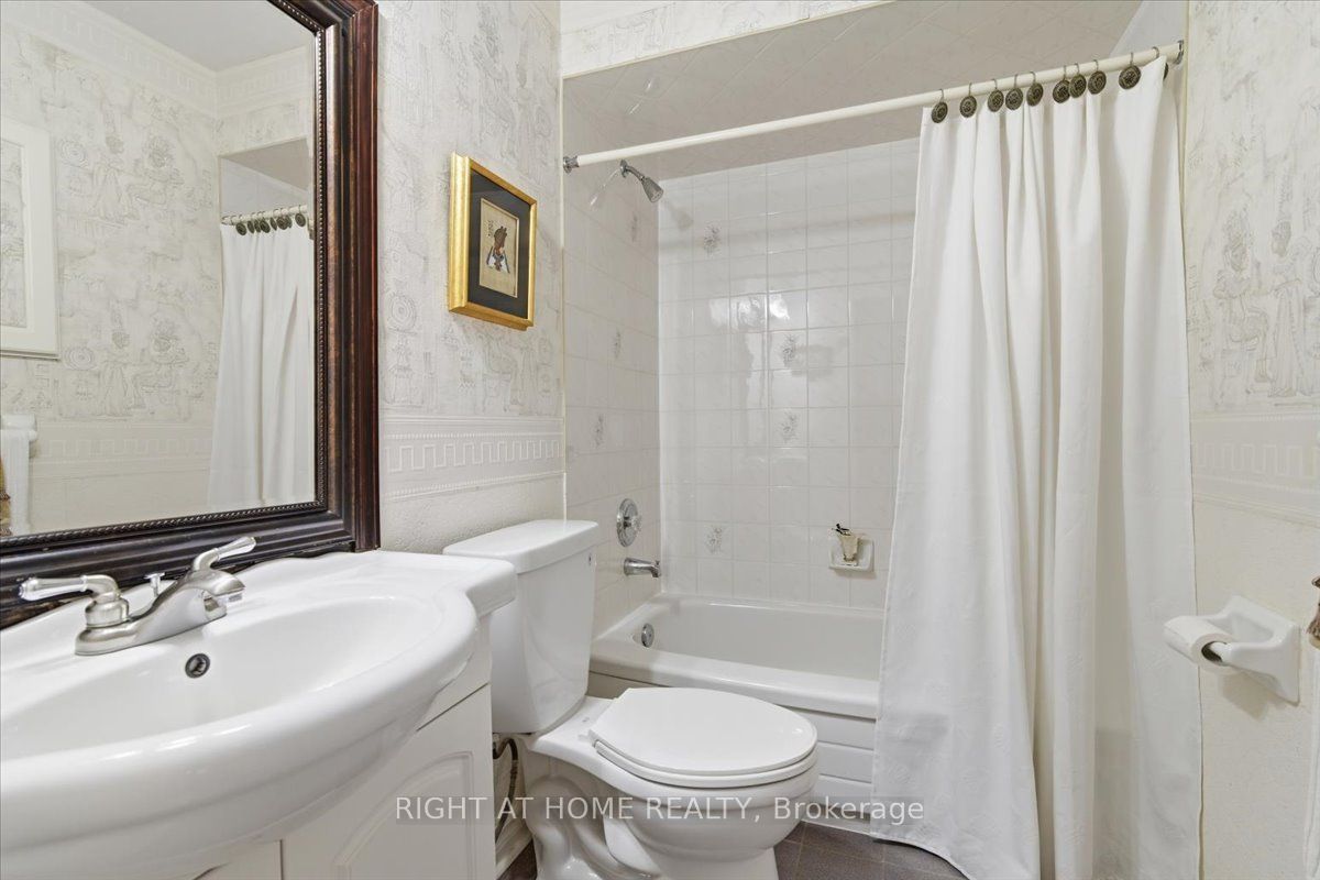 5 St John's Court Property Photo 12