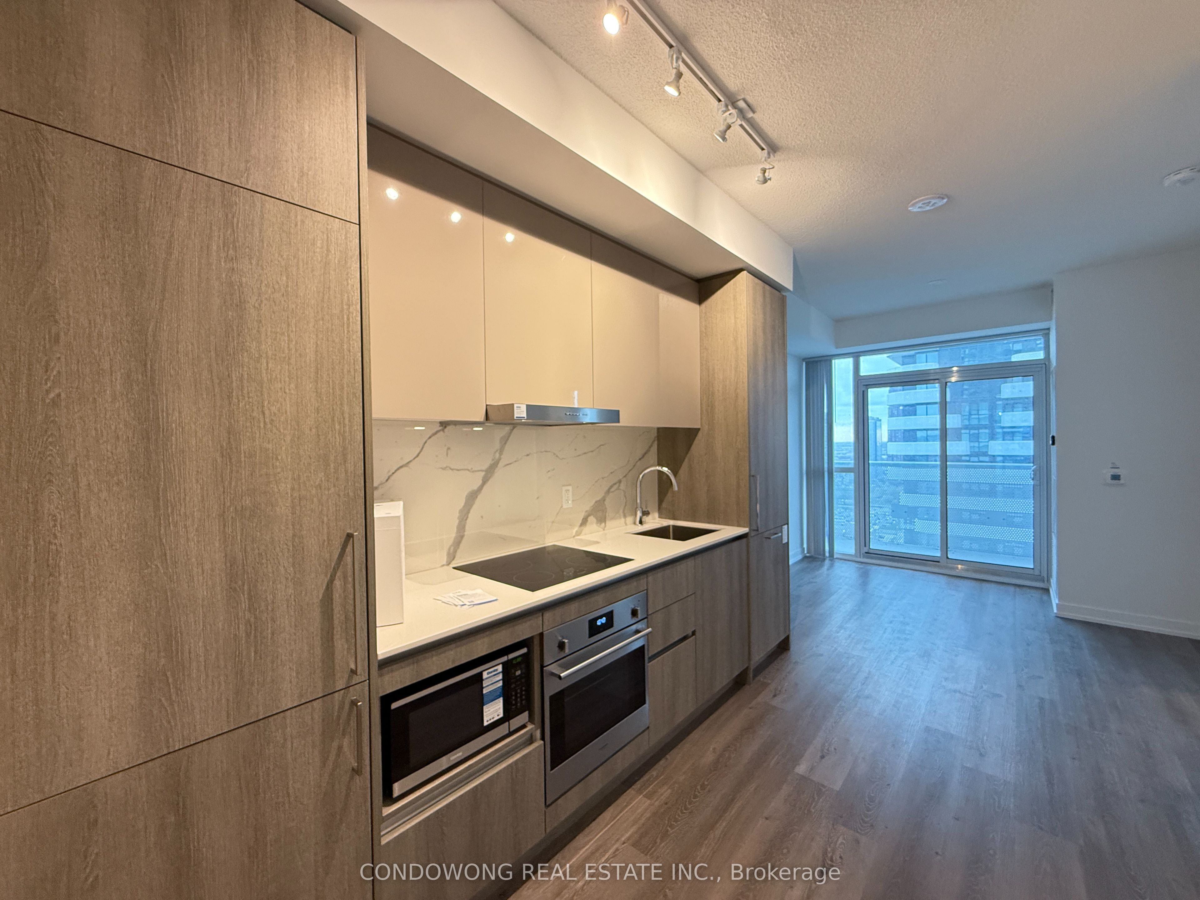 225 Commerce Street 3115 Property Photo 1