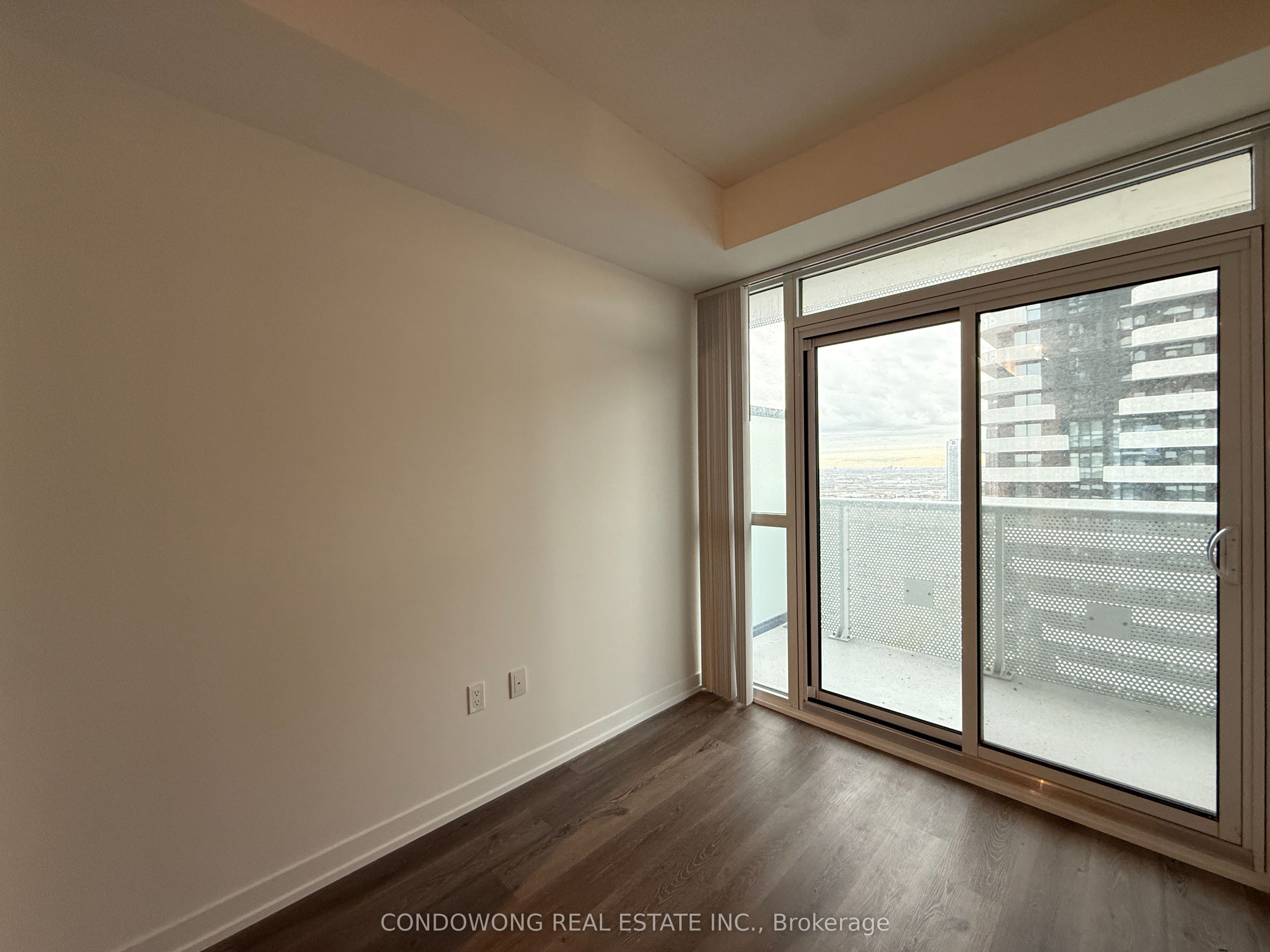 225 Commerce Street 3115 Property Photo 4