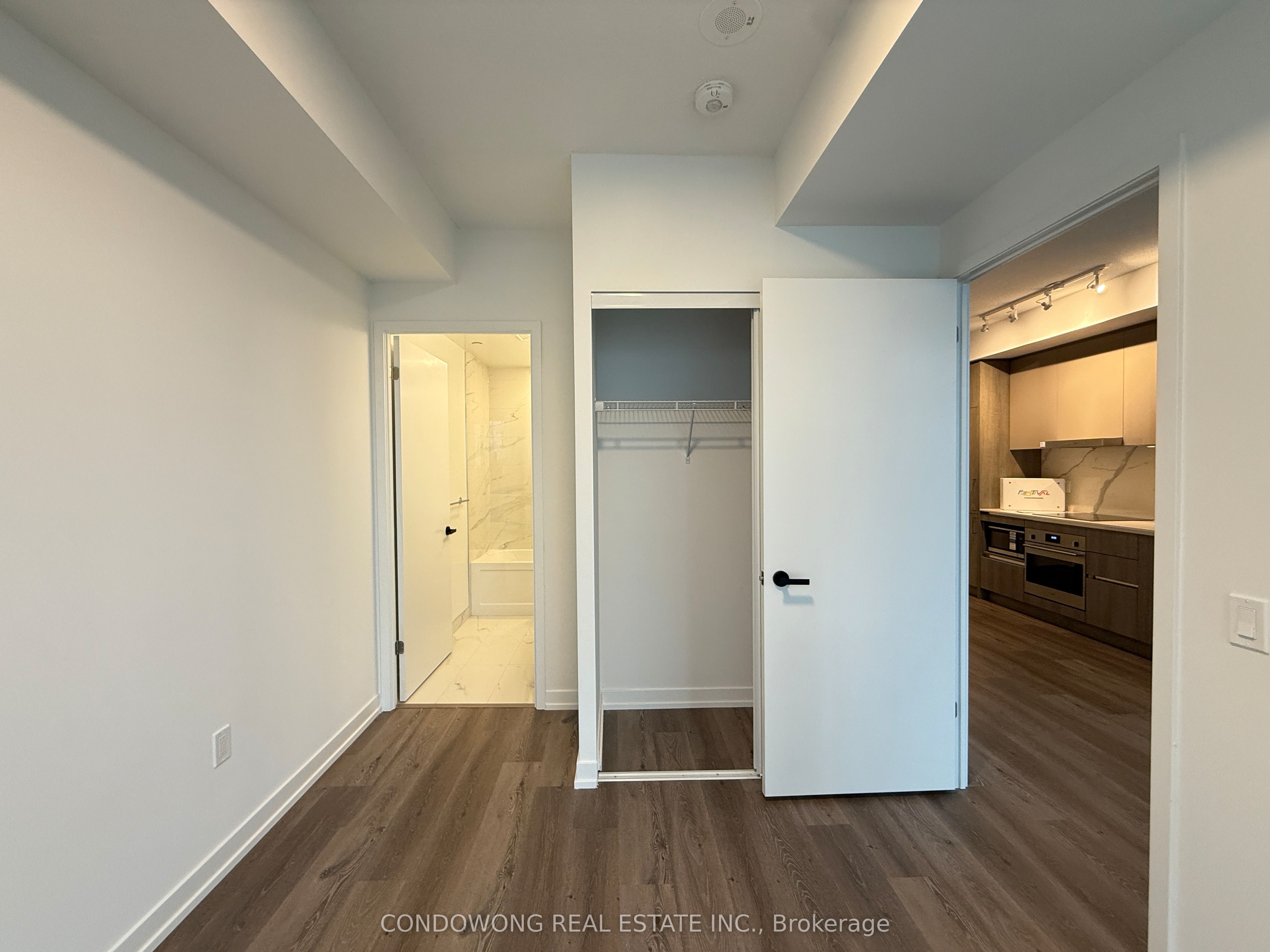 225 Commerce Street 3115 Property Photo 6