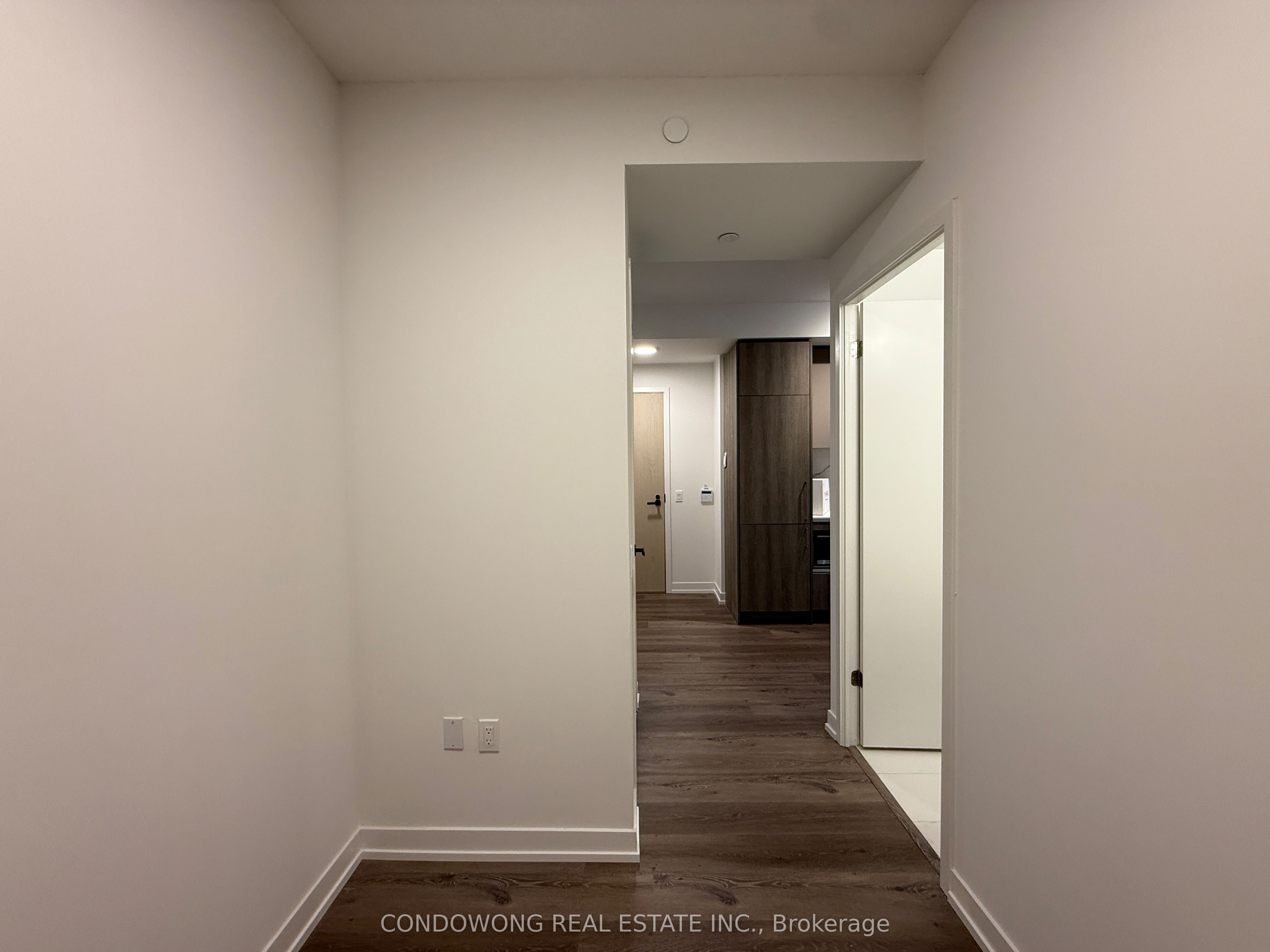 225 Commerce Street 3115 Property Photo 8