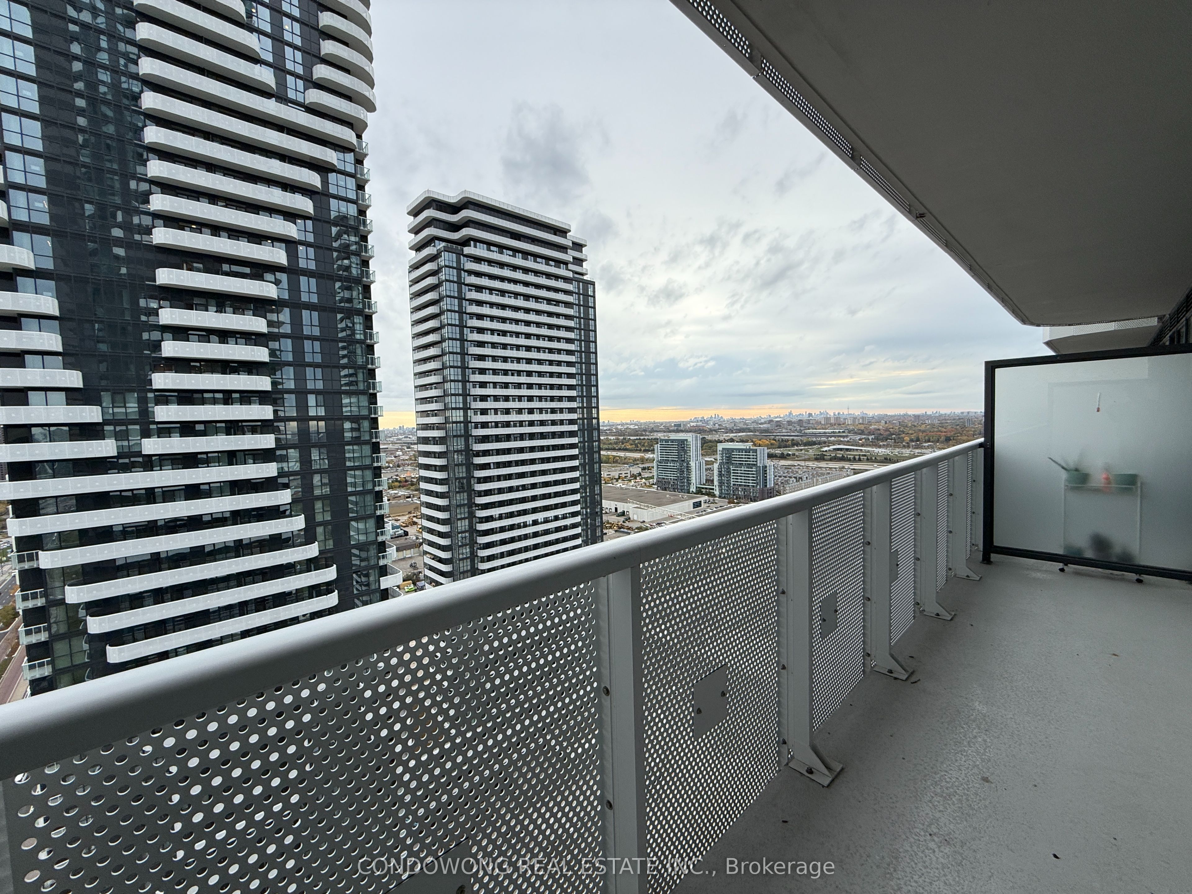 225 Commerce Street 3115 Property Photo 12