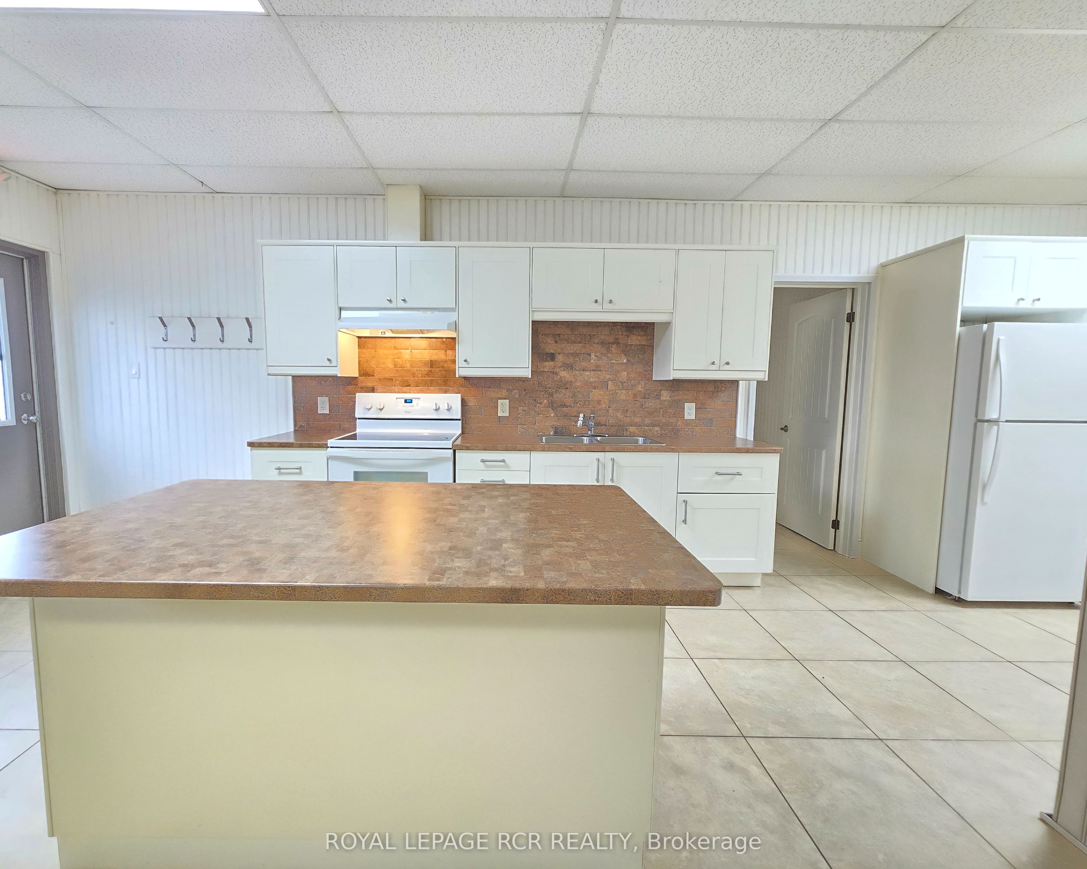2-341 Queensville Side Road Property Photo 3