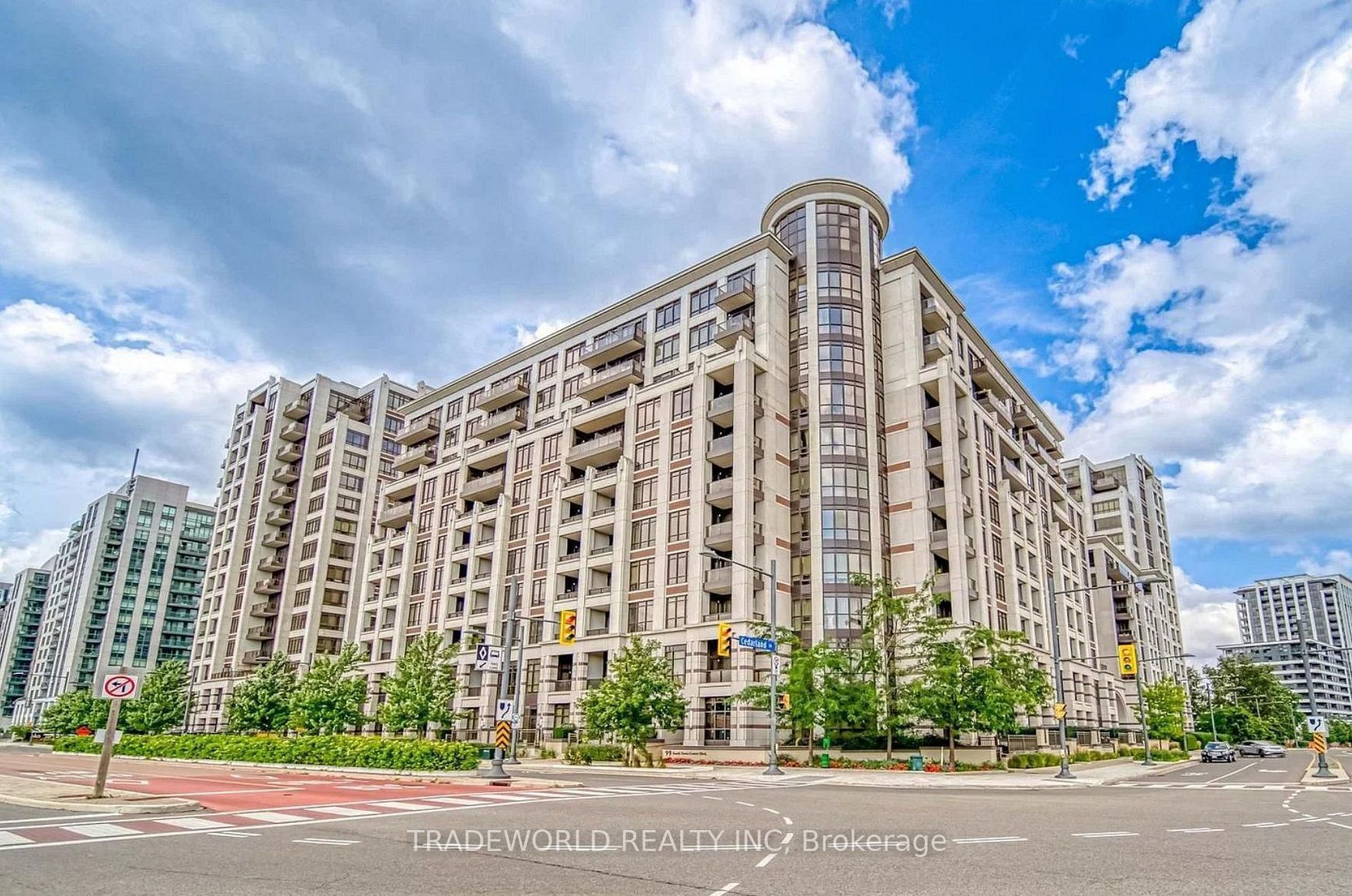 99 South Town Centre Boulevard B-102 Property Photo 1