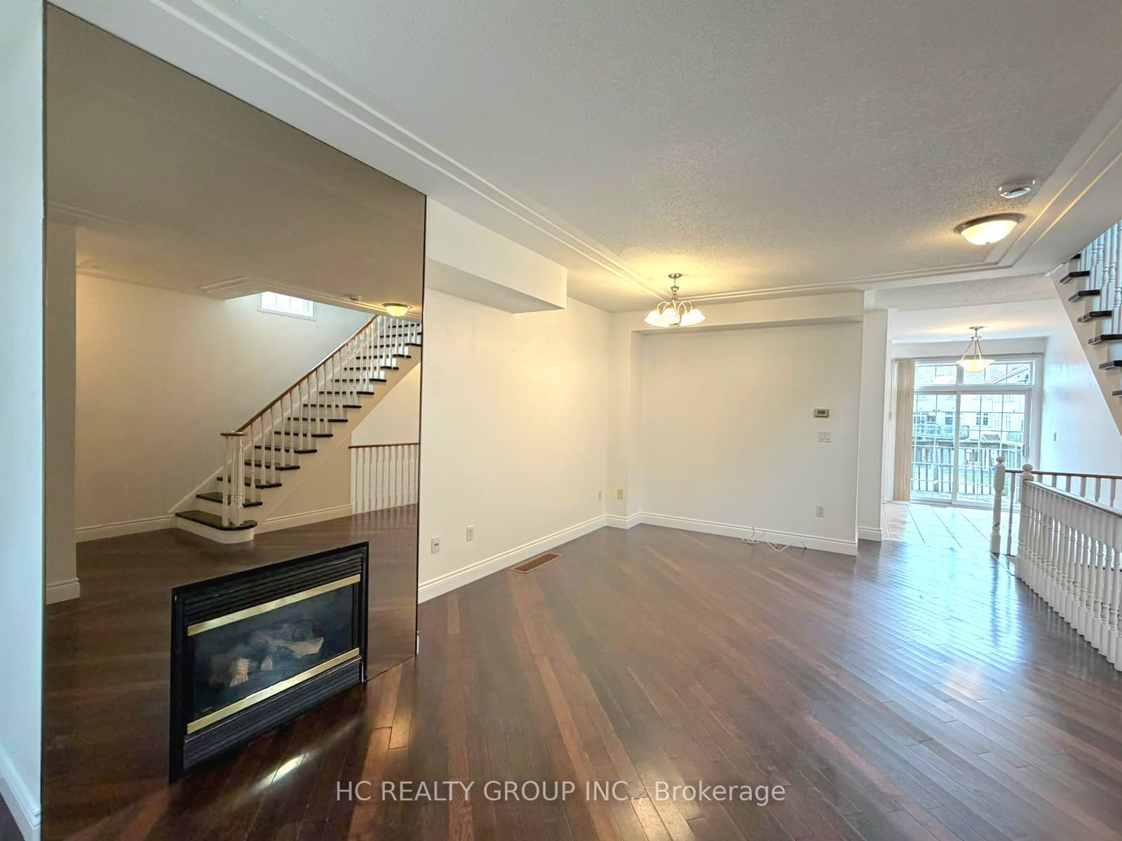 10 Post Oak Drive 19 Property Photo 2