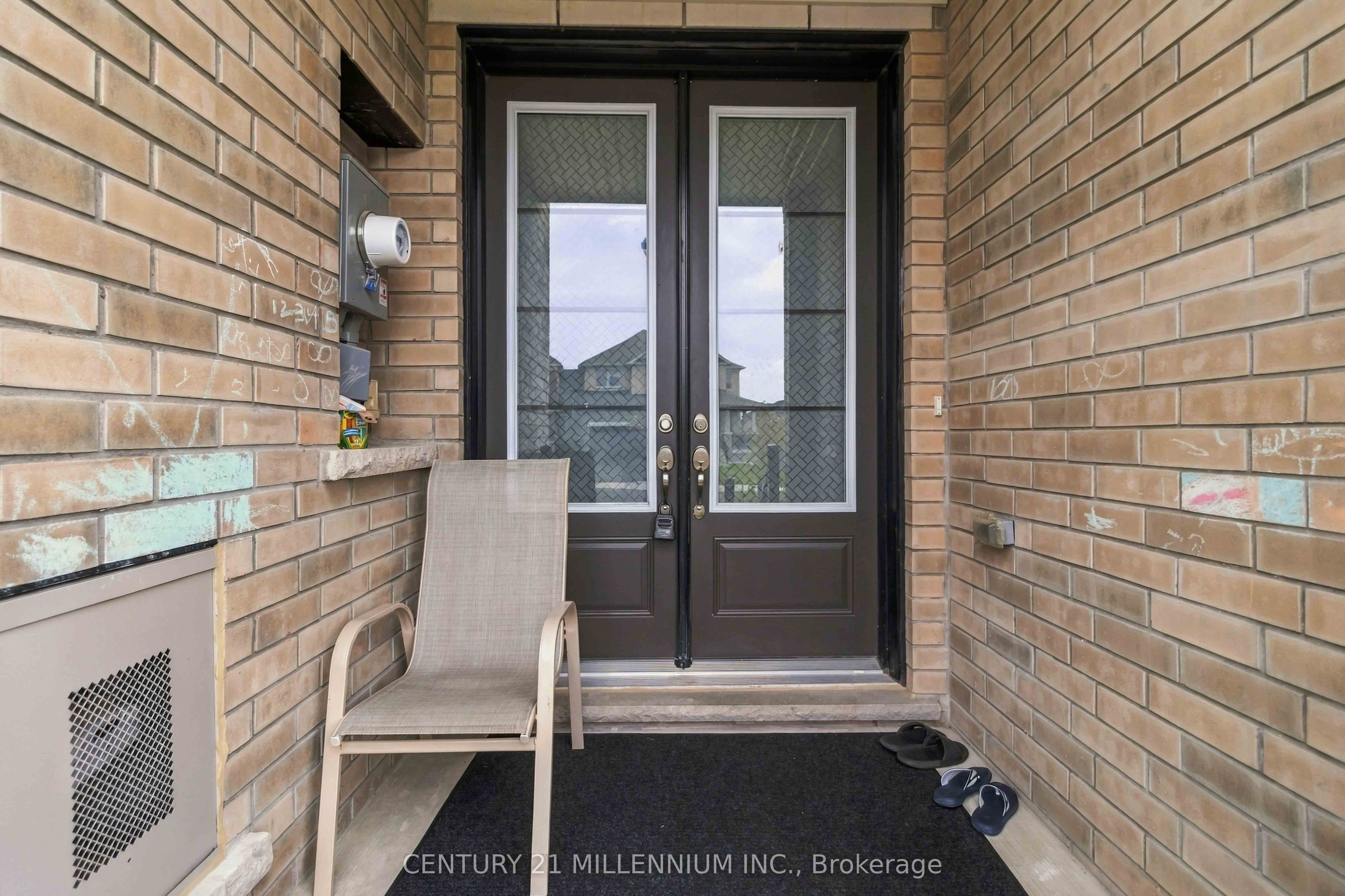24 Mayapple Street Property Photo 2