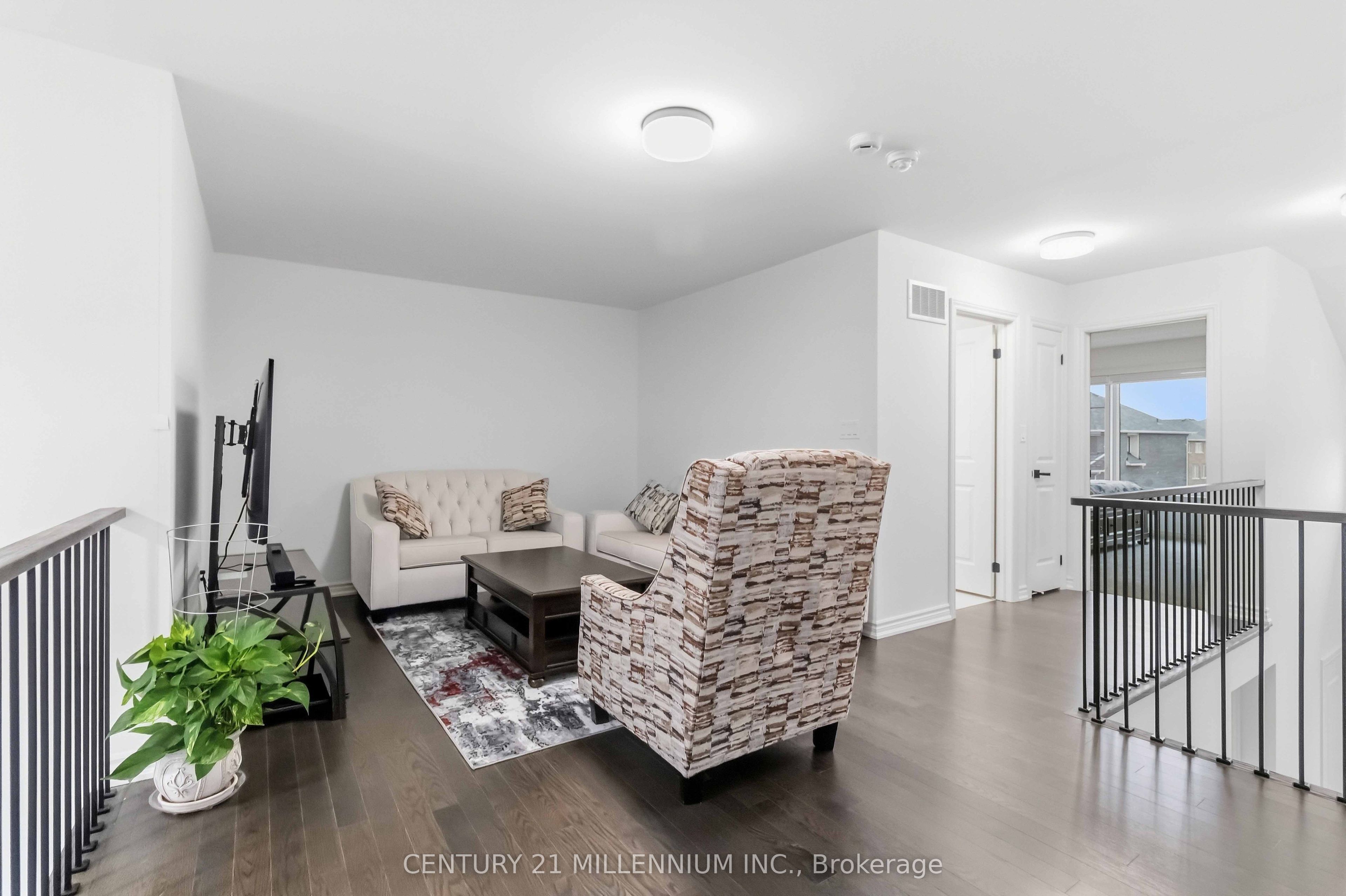 24 Mayapple Street Property Photo 9