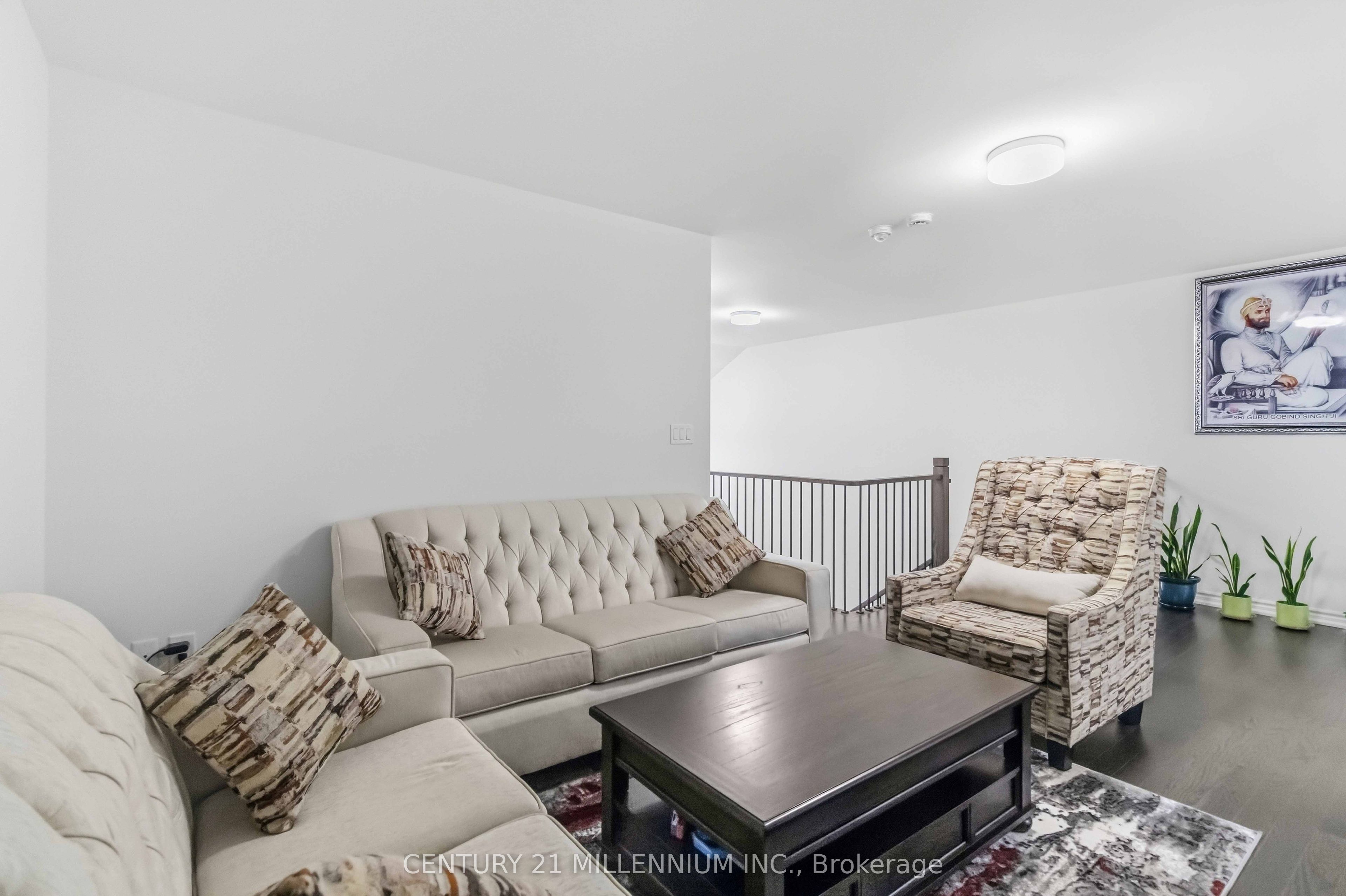 24 Mayapple Street Property Photo 10