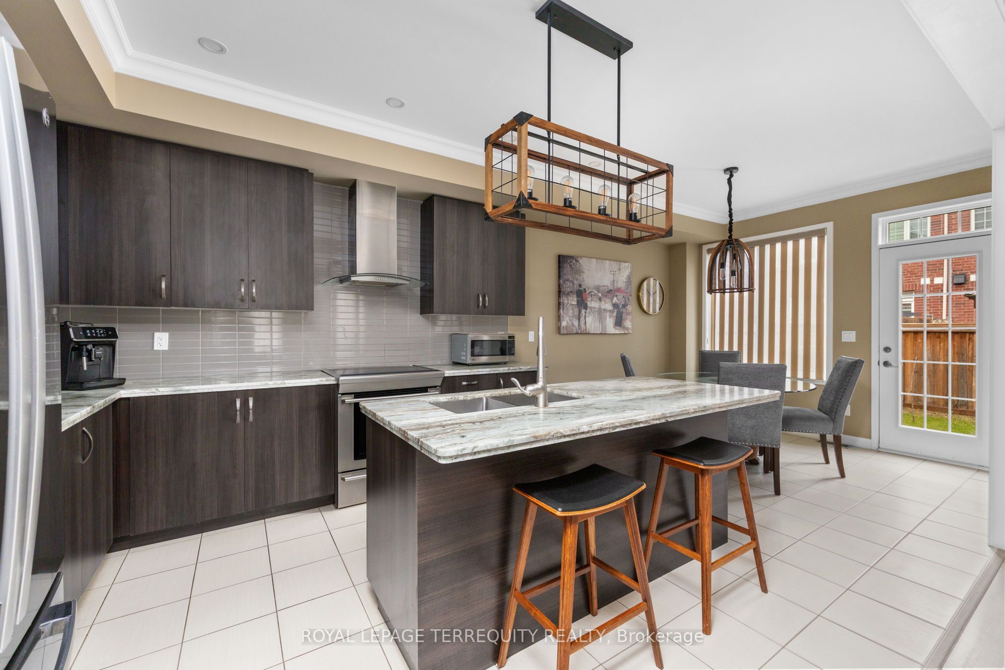 22 Harcourt Street Property Photo 8