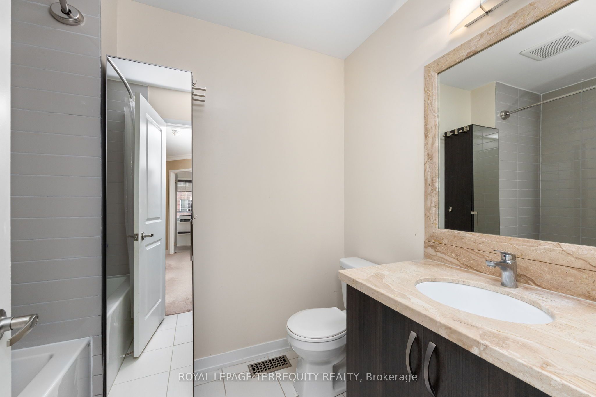 22 Harcourt Street Property Photo 22