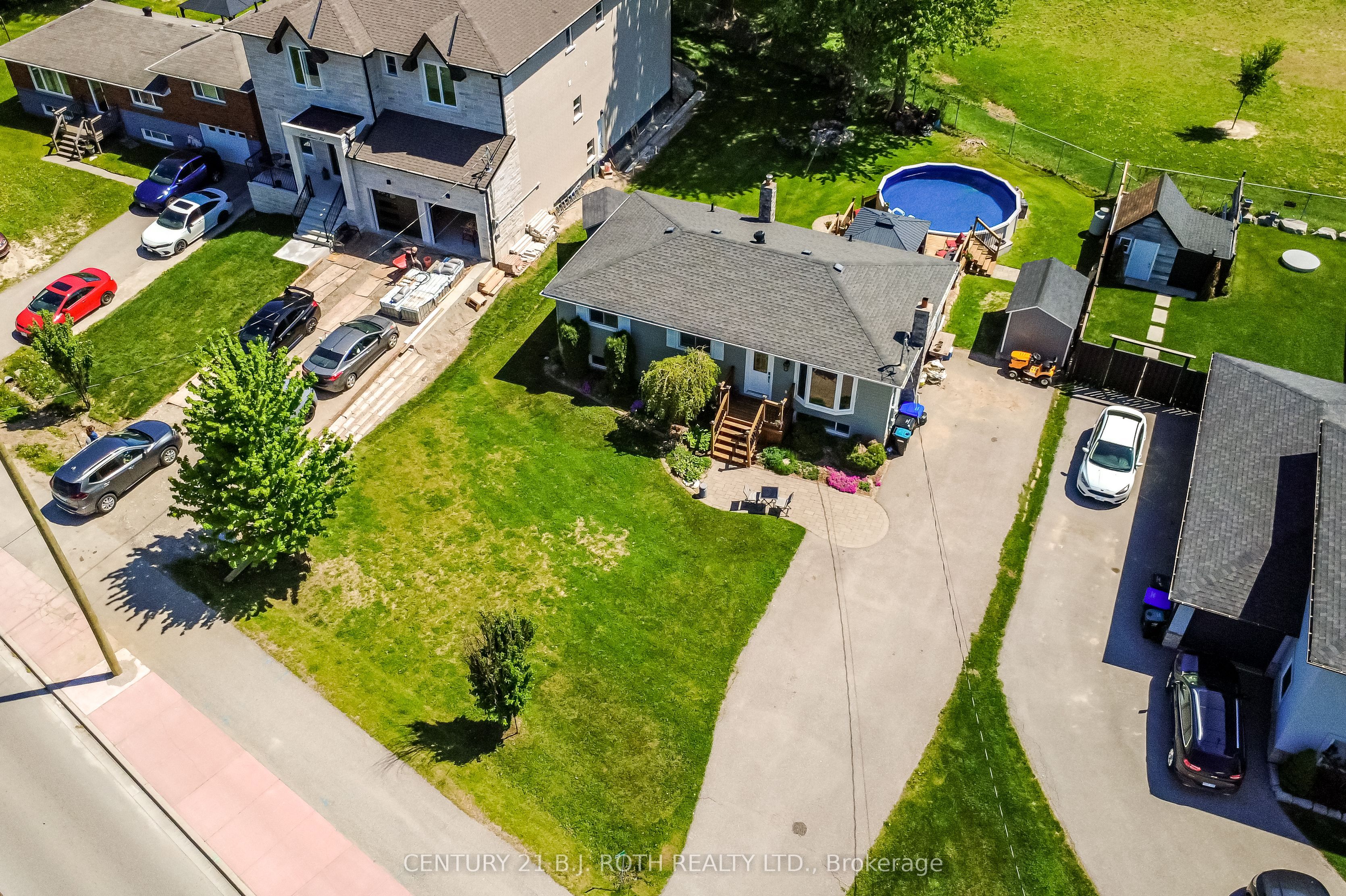 671 Simcoe Road Property Photo 1