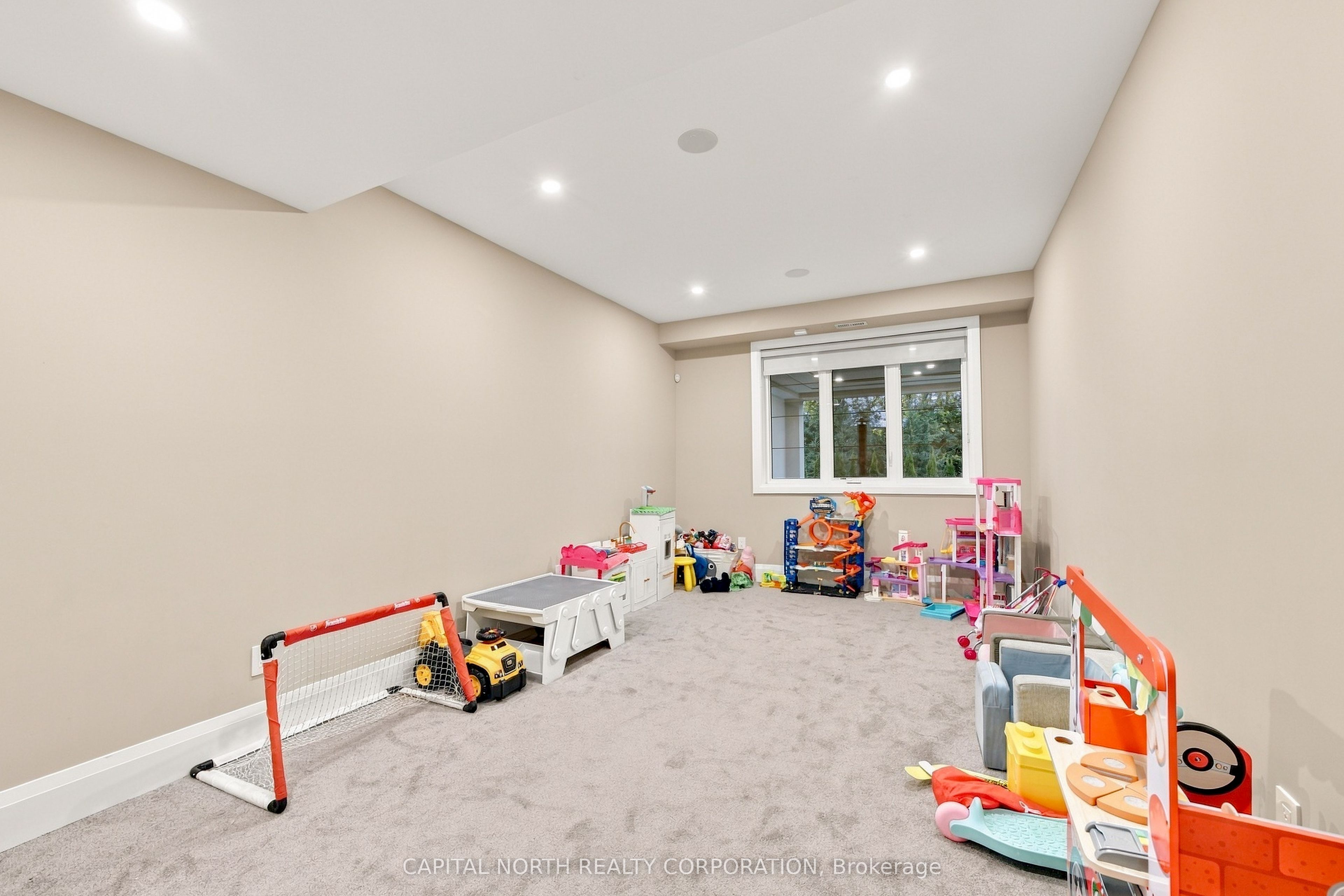 52 Mike Boshevski Court Property Photo 39
