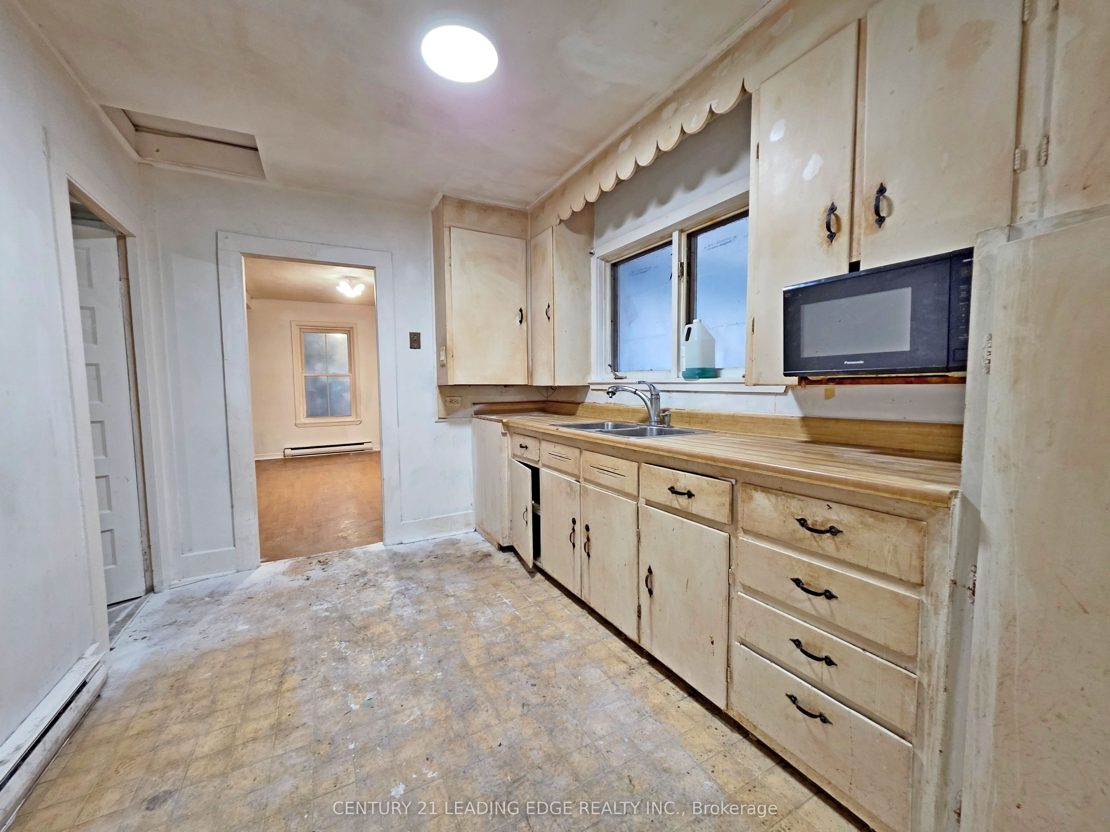 49 High Street Property Photo 6