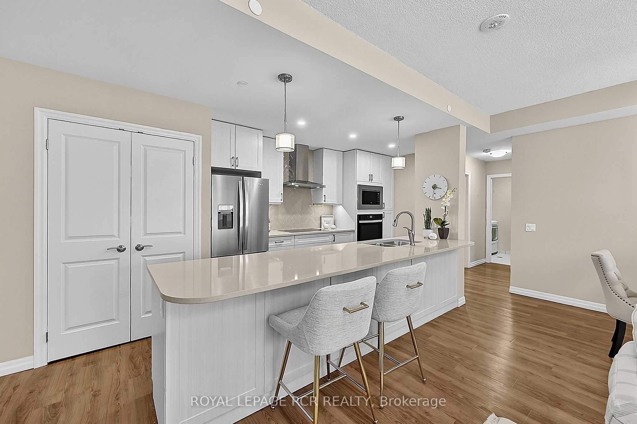 460 William Graham Drive 318 Property Photo 3