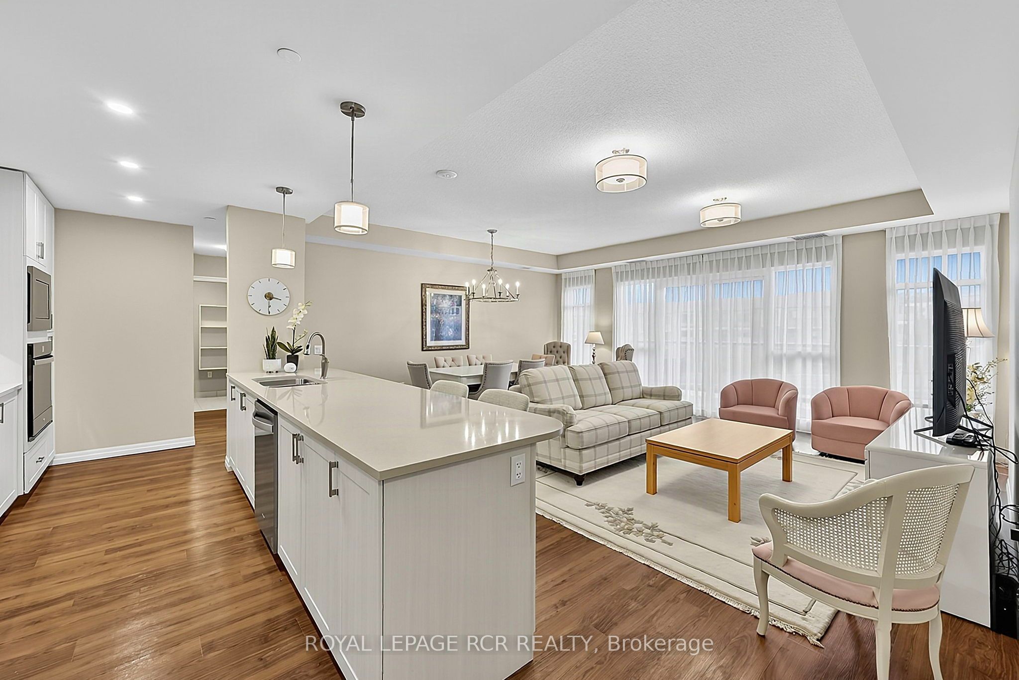 460 William Graham Drive 318 Property Photo 4