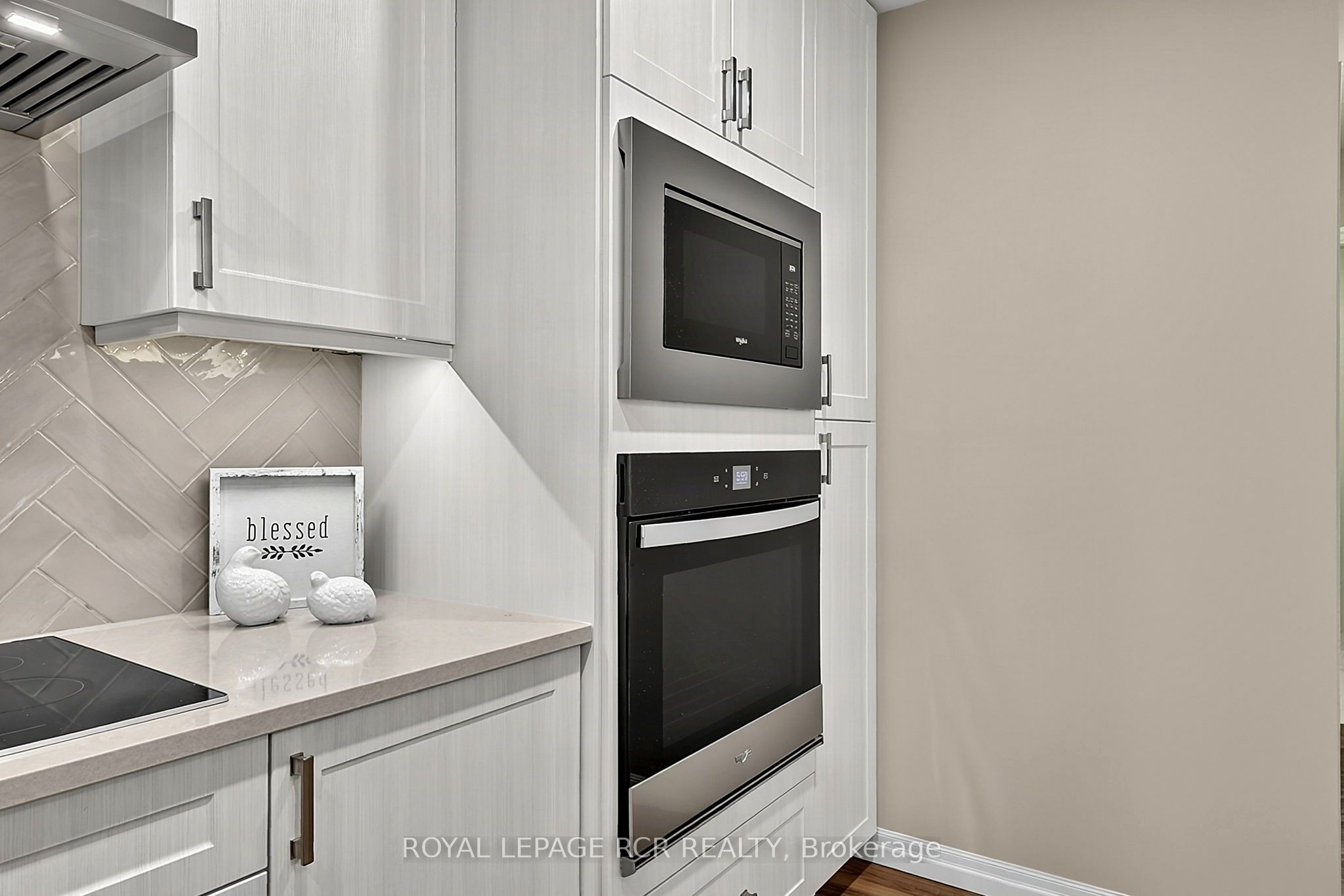 460 William Graham Drive 318 Property Photo 6