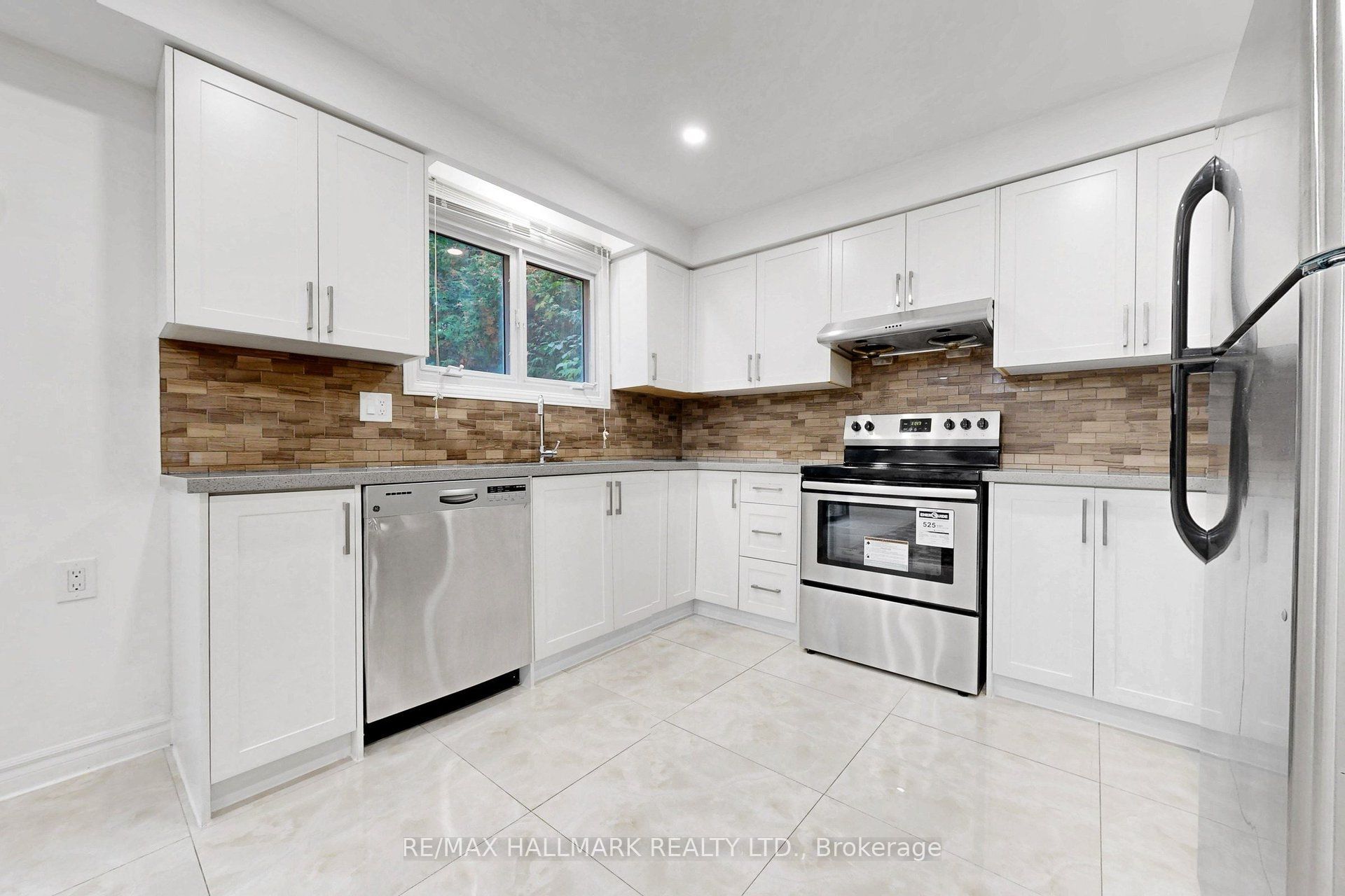 22 Pining Road Property Photo 10