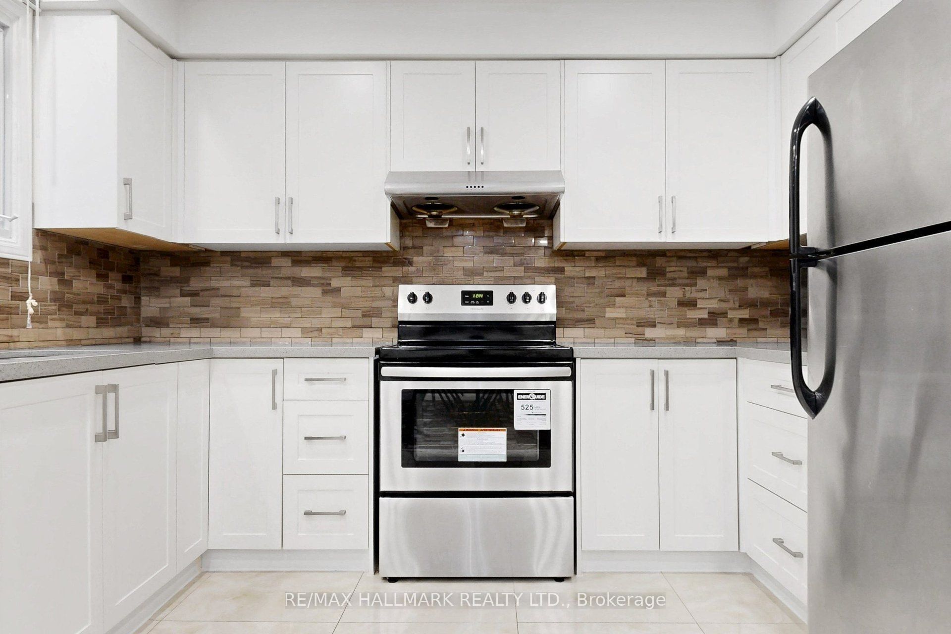 22 Pining Road Property Photo 11