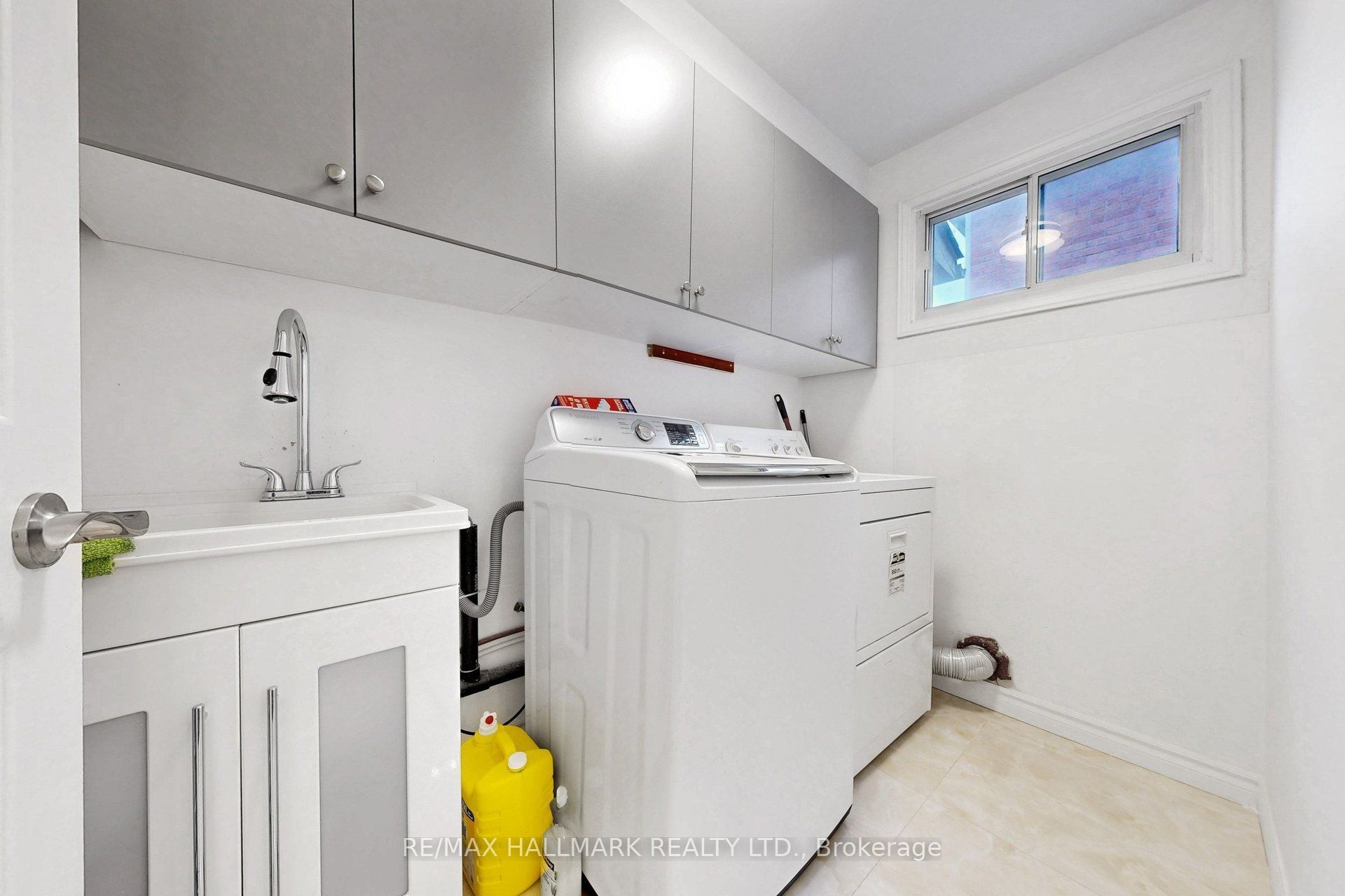 22 Pining Road Property Photo 16