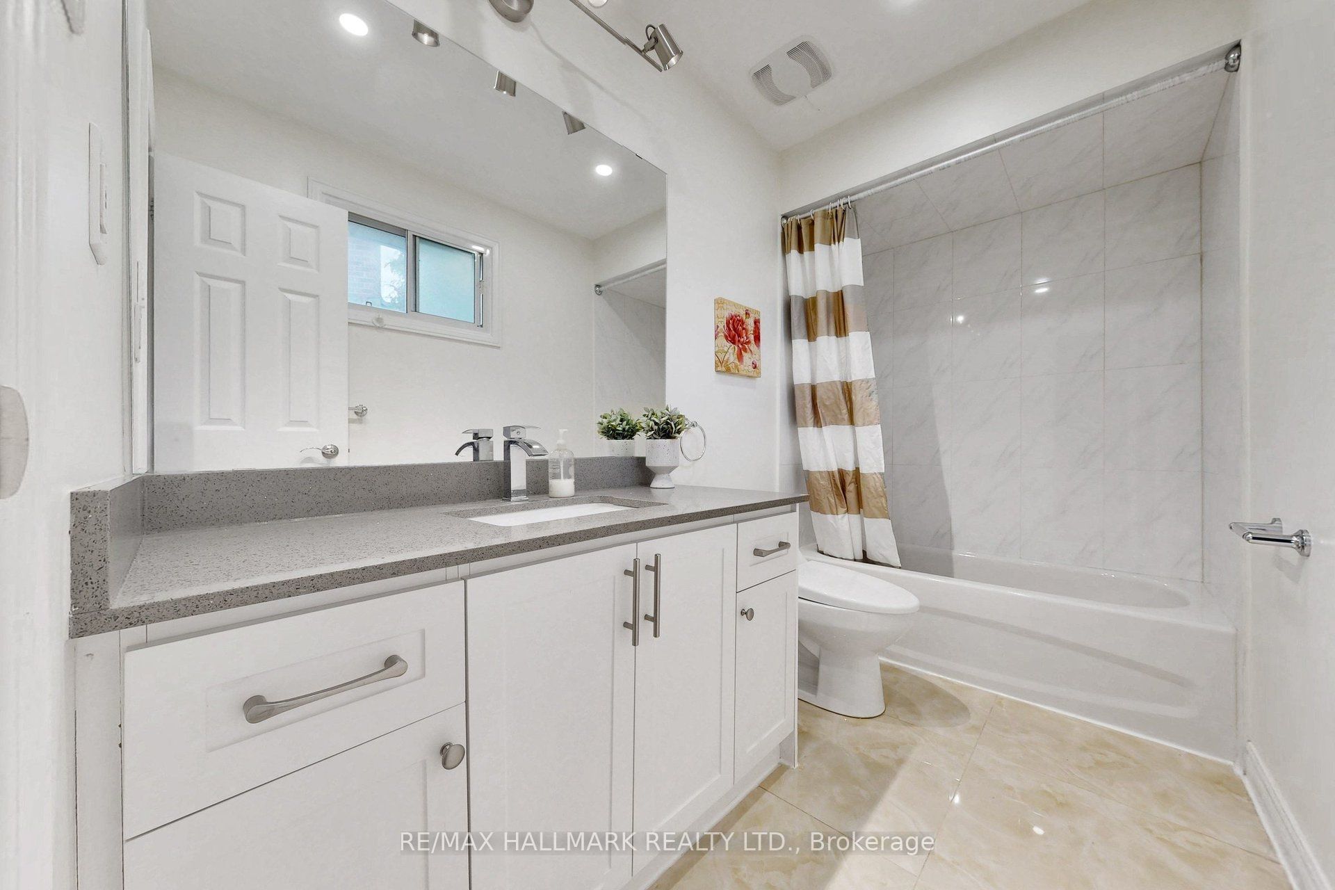 22 Pining Road Property Photo 24