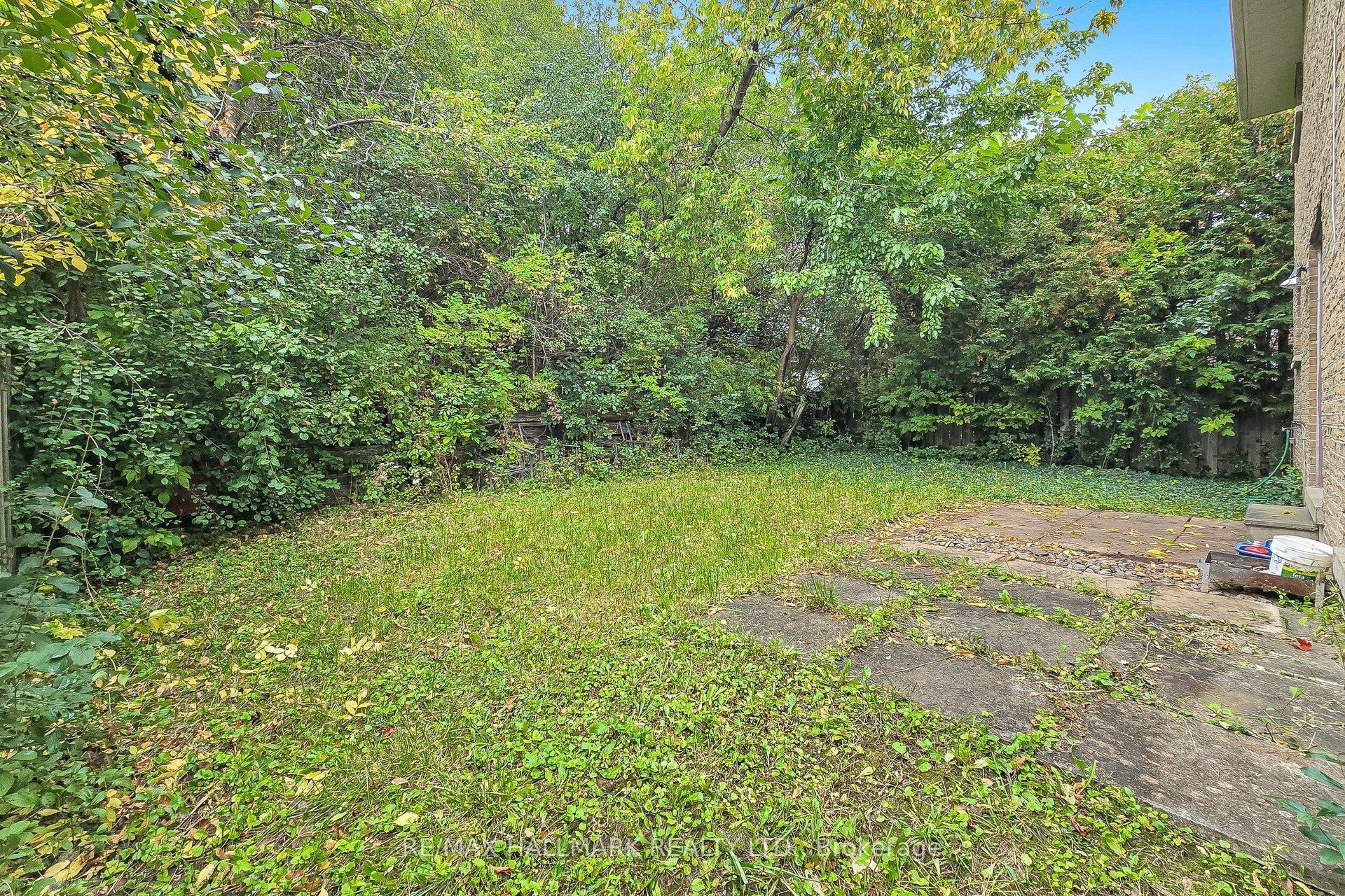 22 Pining Road Property Photo 35