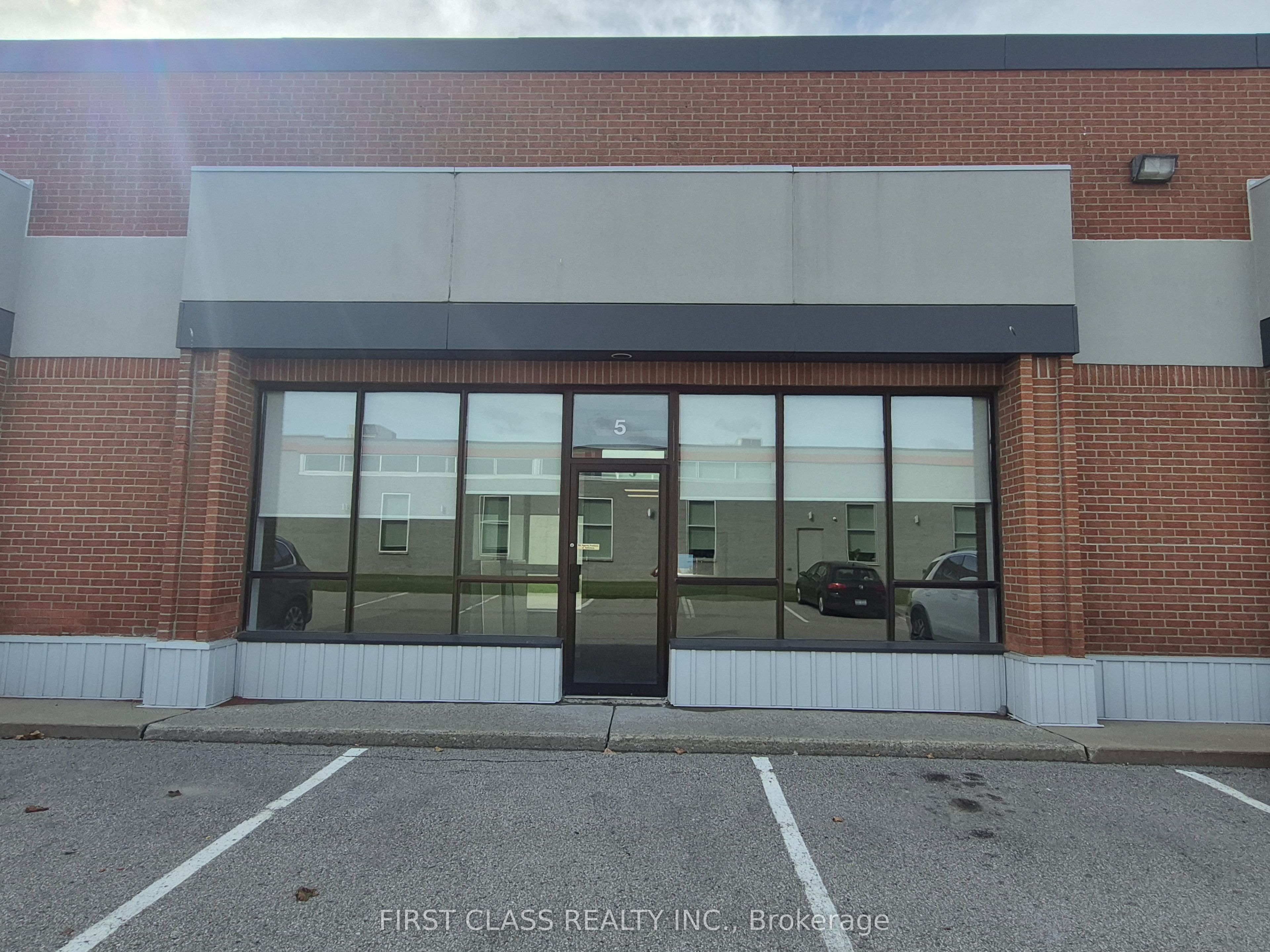 20 Steelcase Road W 5 Property Photo 1