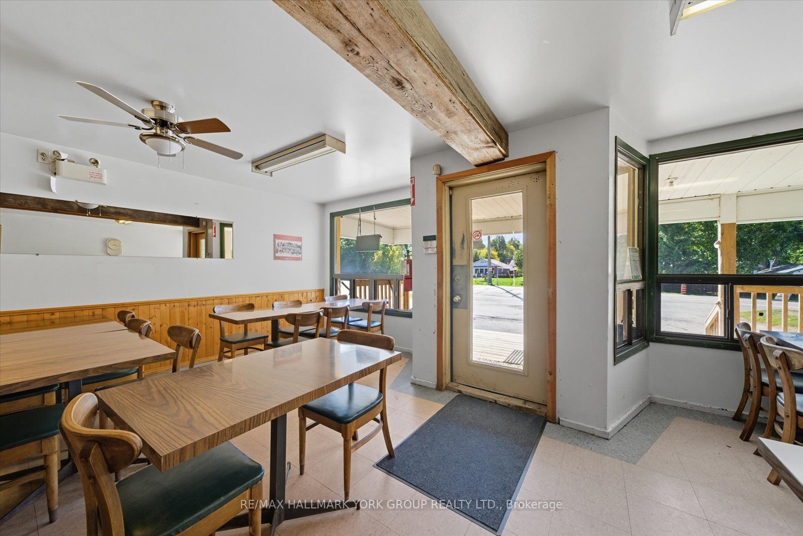23035 Lake Ridge Road Property Photo 9