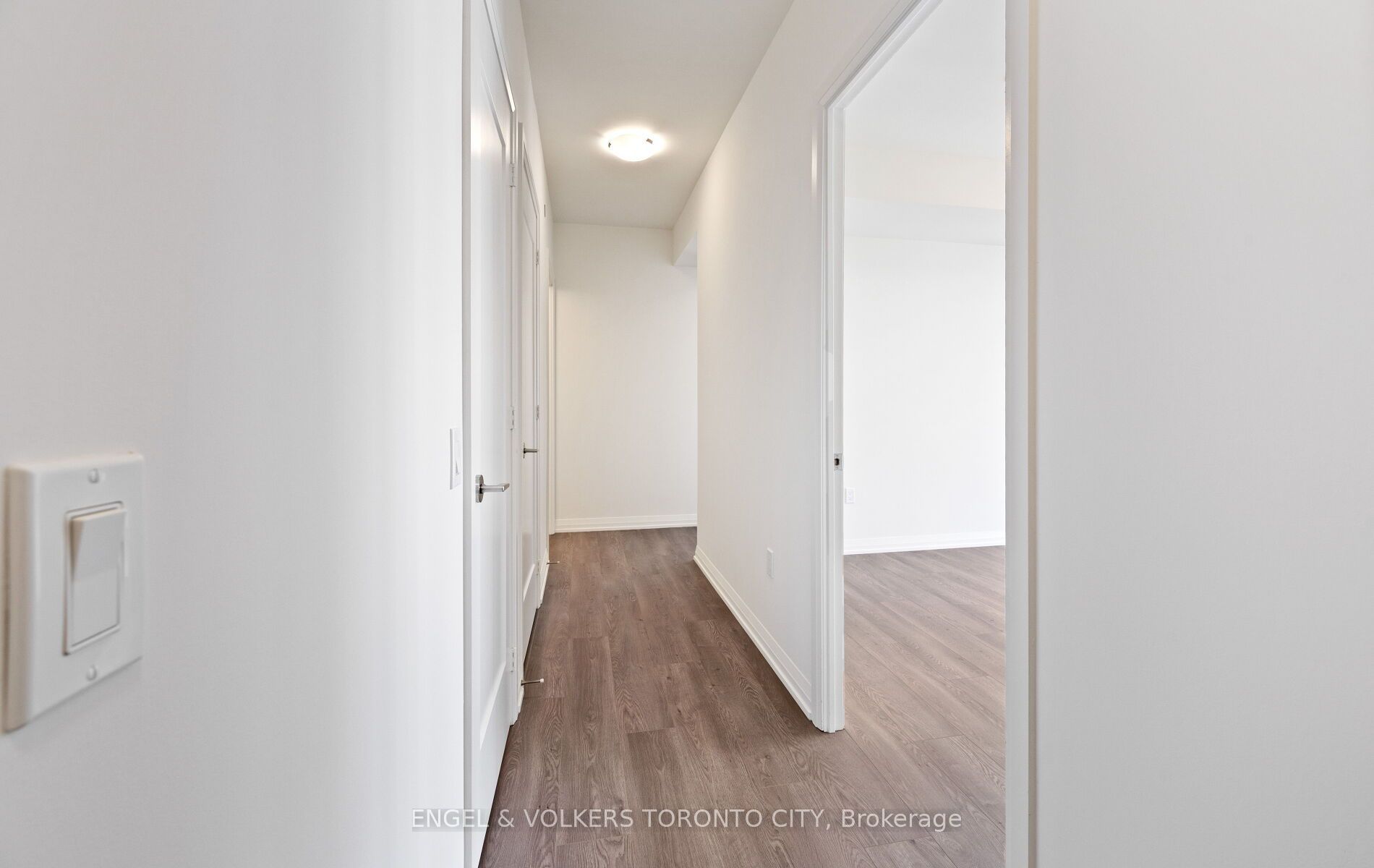 8960 Jane Street 1603 Property Photo 7