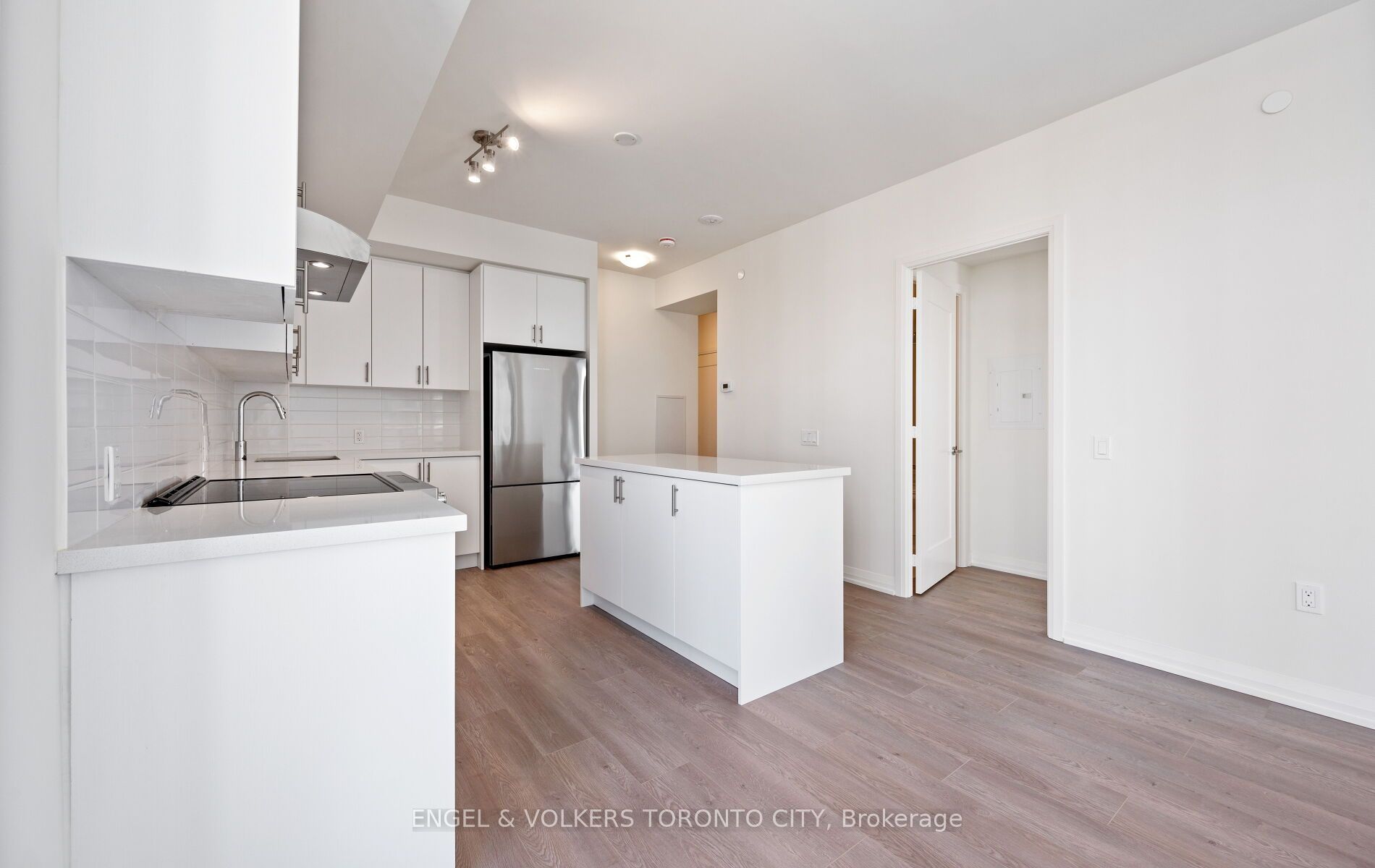 8960 Jane Street 1603 Property Photo 16