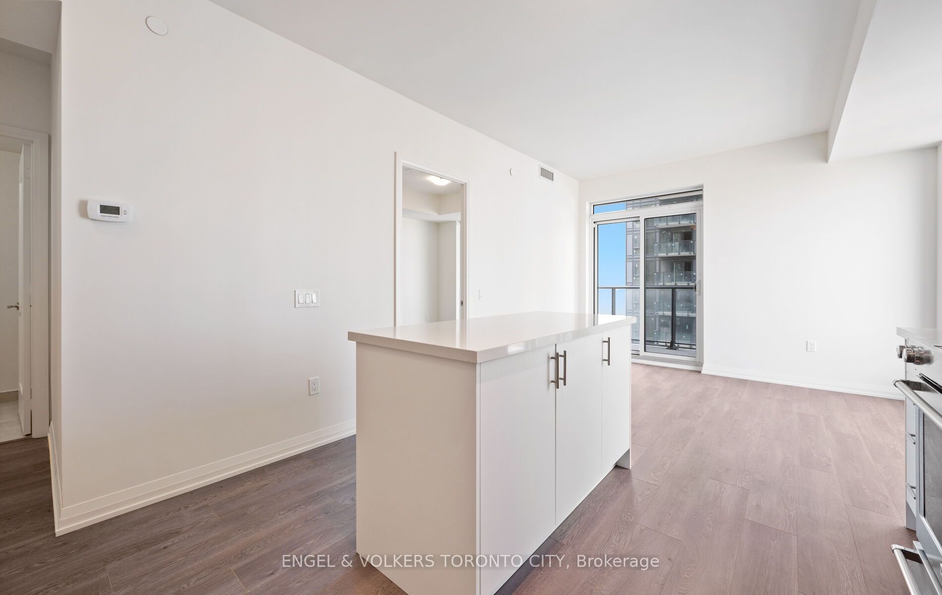 8960 Jane Street 1603 Property Photo 18