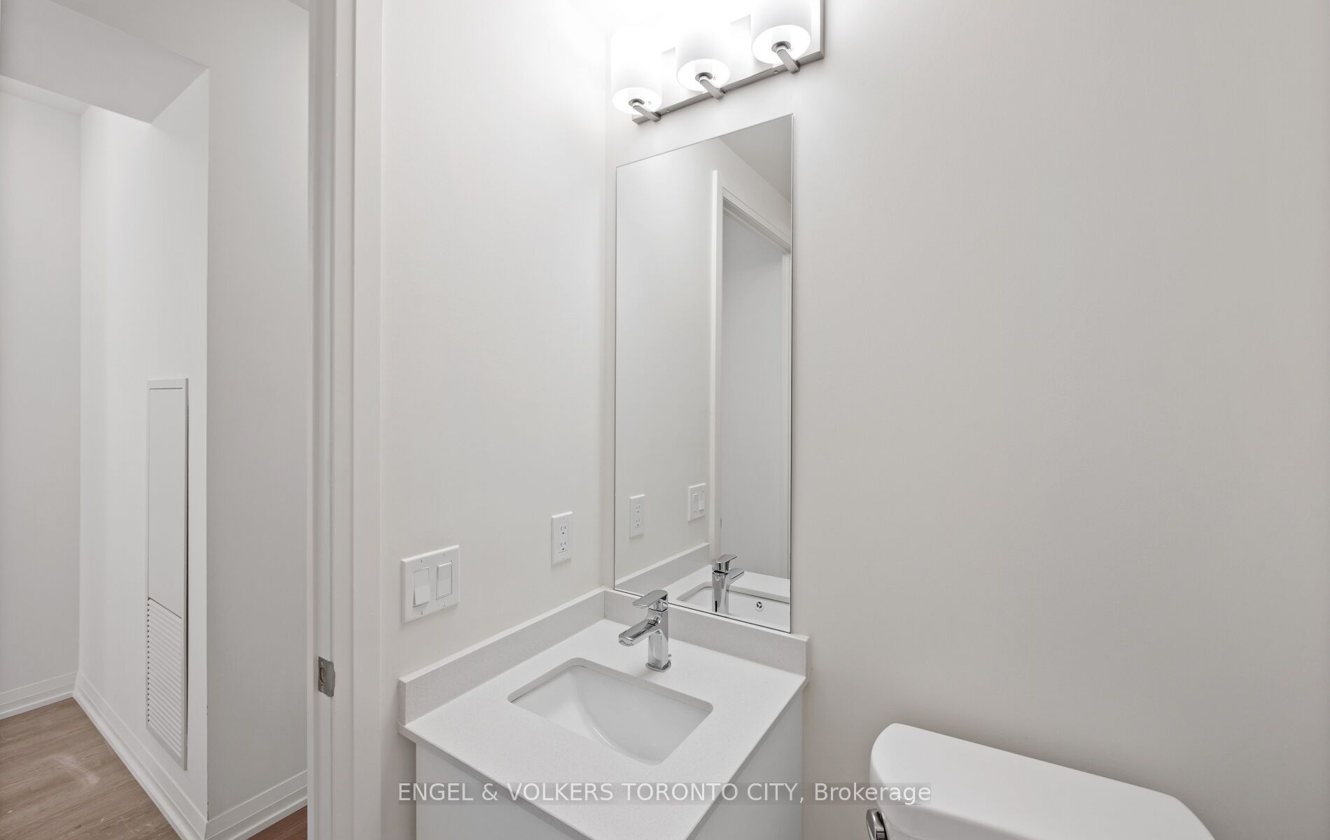 8960 Jane Street 1603 Property Photo 22